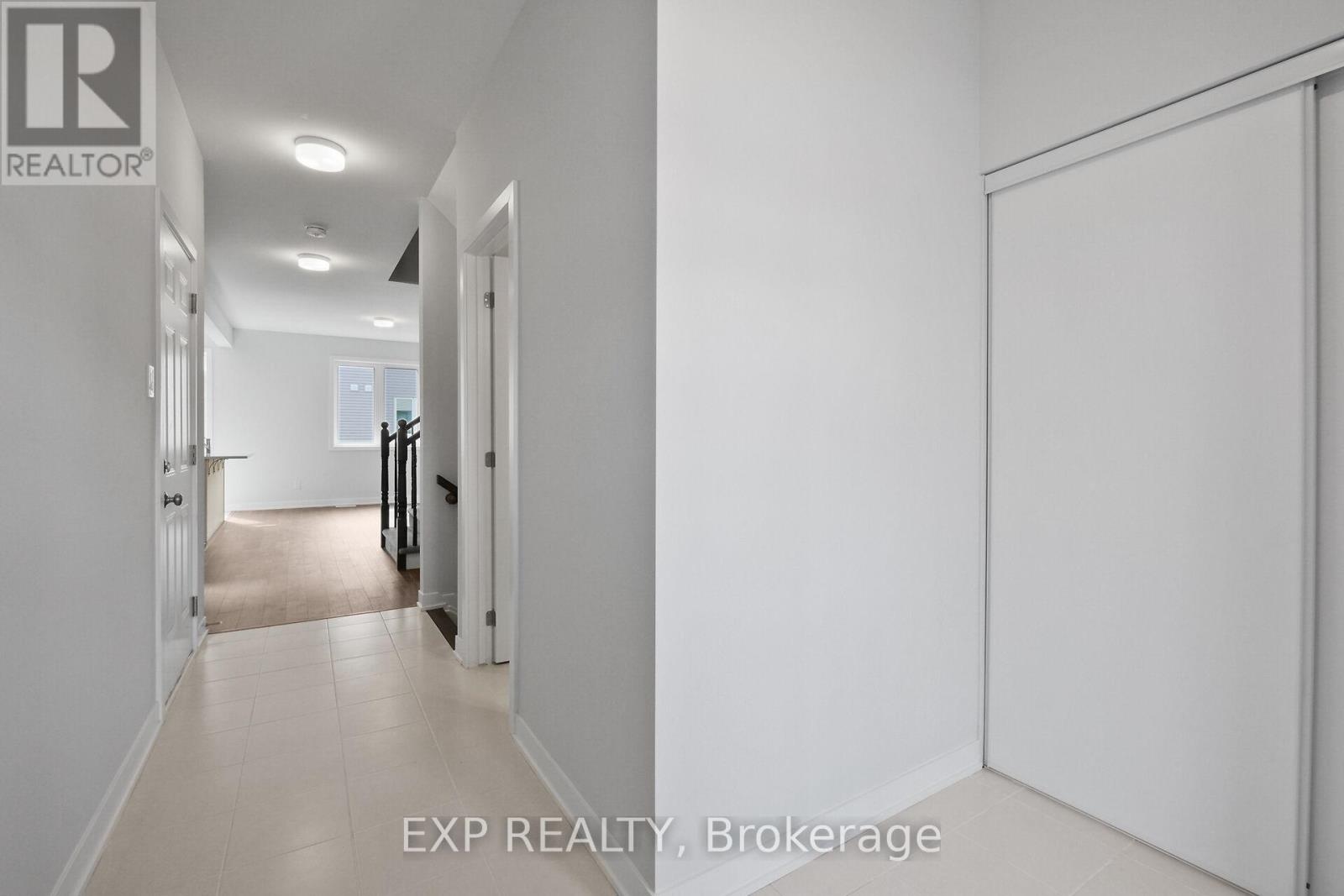 473 Brigatine Avenue, Ottawa, Ontario  K2S 0P9 - Photo 2 - X12143934