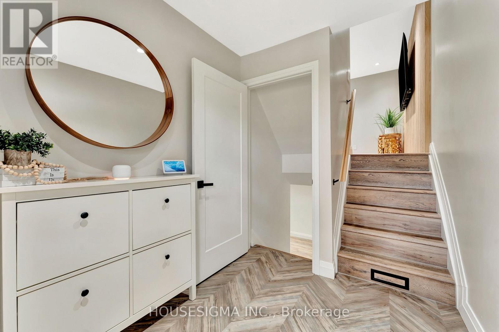 Property at 10 - 25 THALER AVENUE image 3