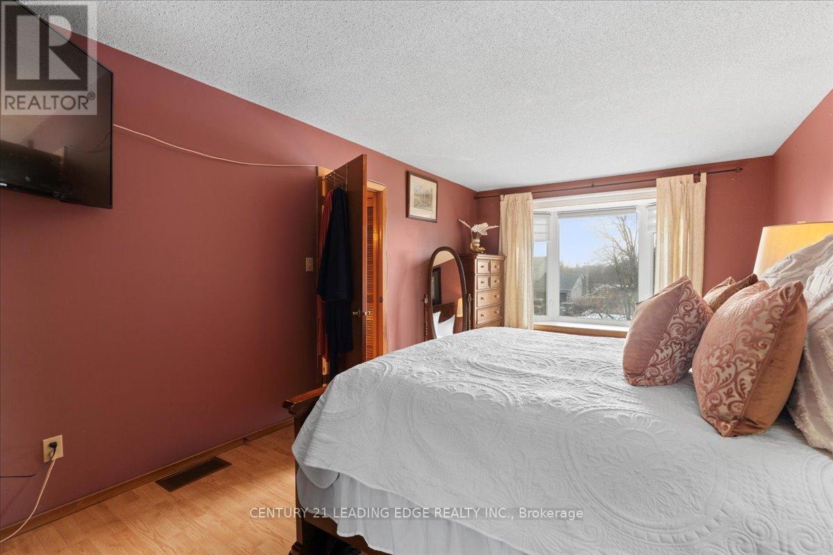 17 Morris Drive, Belleville, Ontario  K8P 5B2 - Photo 12 - X12143801