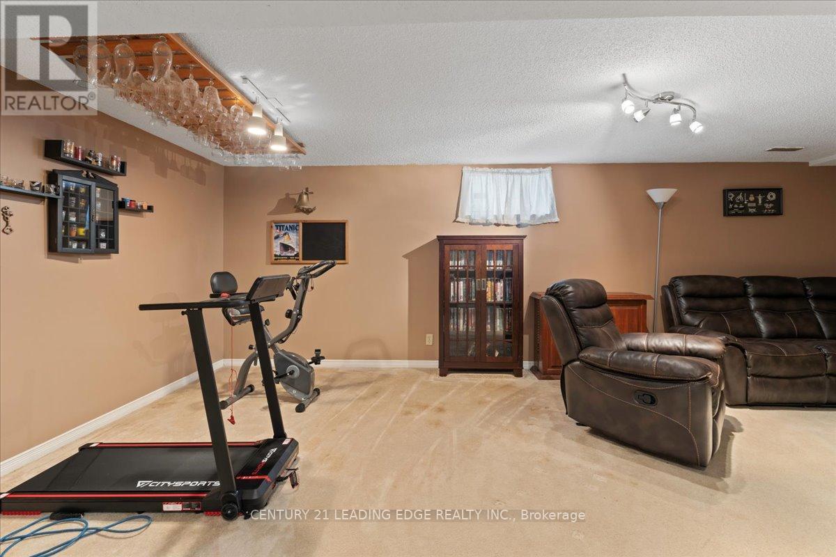17 Morris Drive, Belleville, Ontario  K8P 5B2 - Photo 8 - X12143801