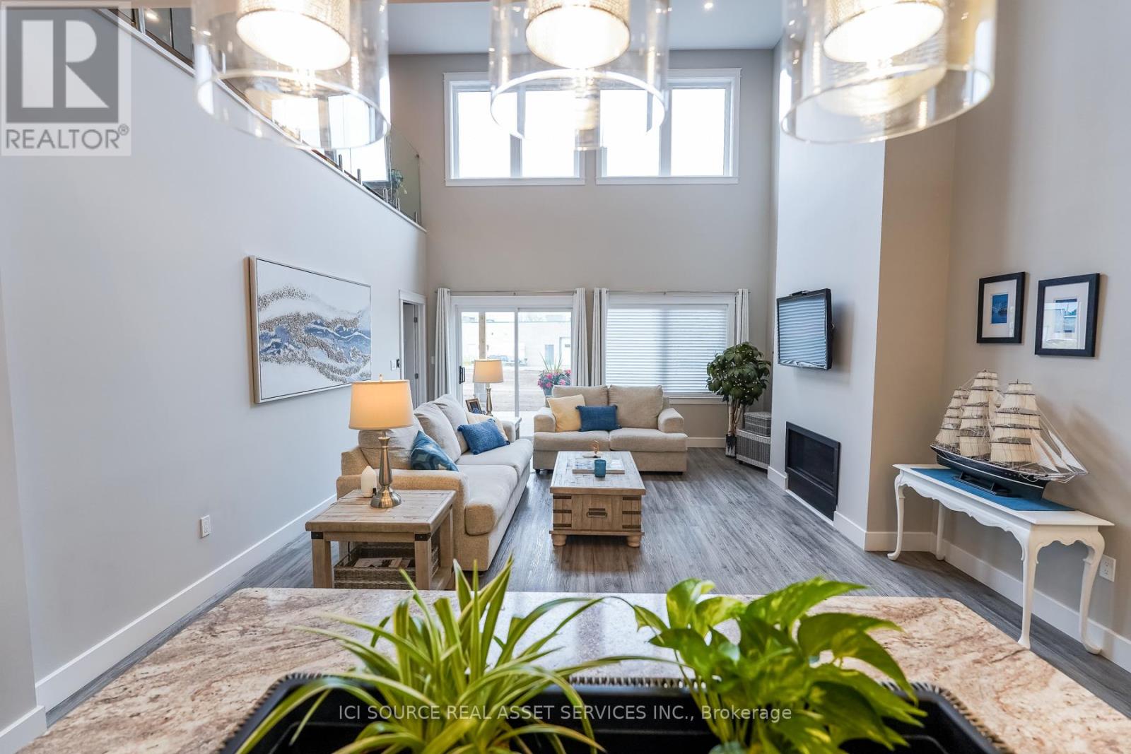 1306 15th Avenue E, Owen Sound, Ontario  N4K 5R9 - Photo 3 - X12143837