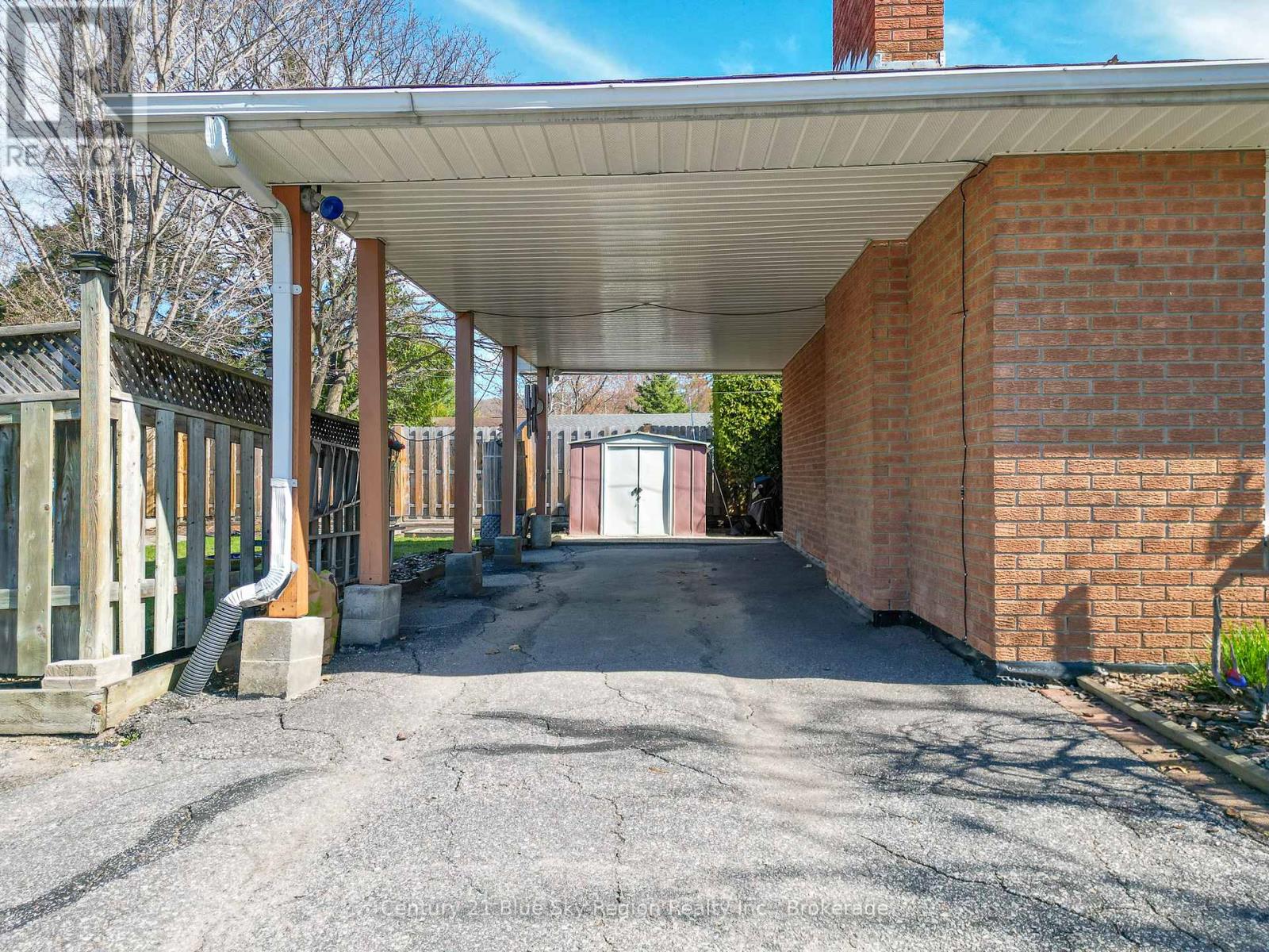 Property at 160 CARLO CRESCENT image 4