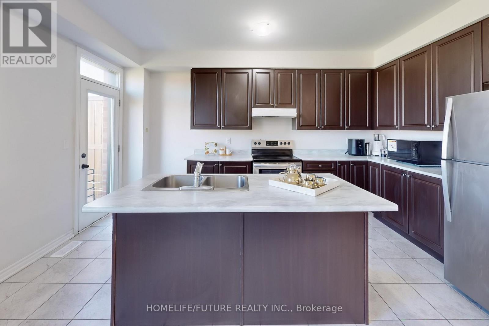 954 Kicking Horse Path, Oshawa, Ontario  L1J 0B4 - Photo 15 - E12140413