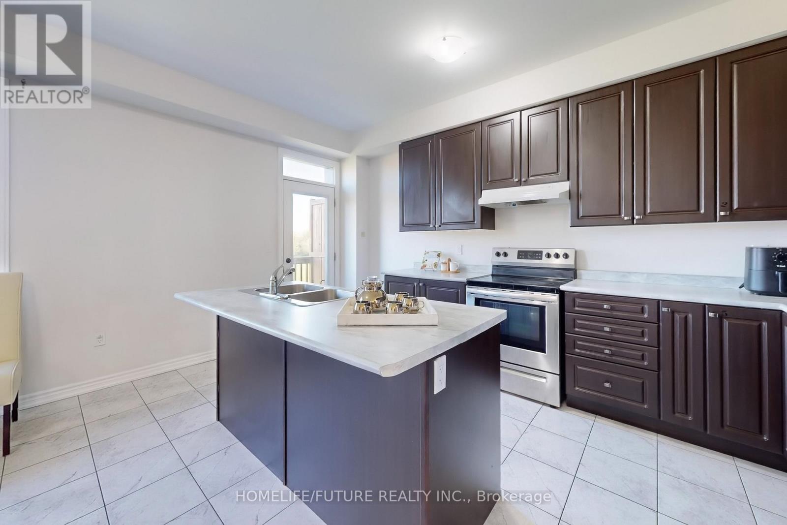 954 Kicking Horse Path, Oshawa, Ontario  L1J 0B4 - Photo 16 - E12140413