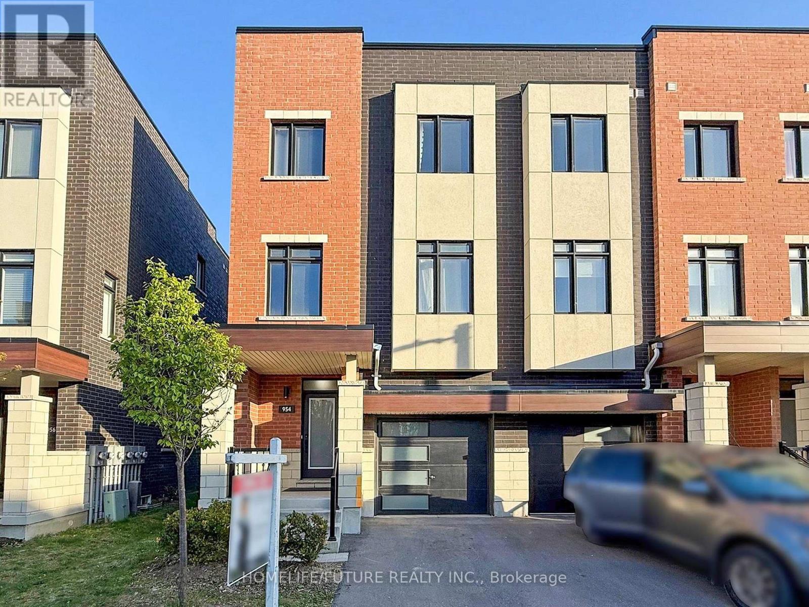 954 Kicking Horse Path, Oshawa, Ontario  L1J 0B4 - Photo 2 - E12140413