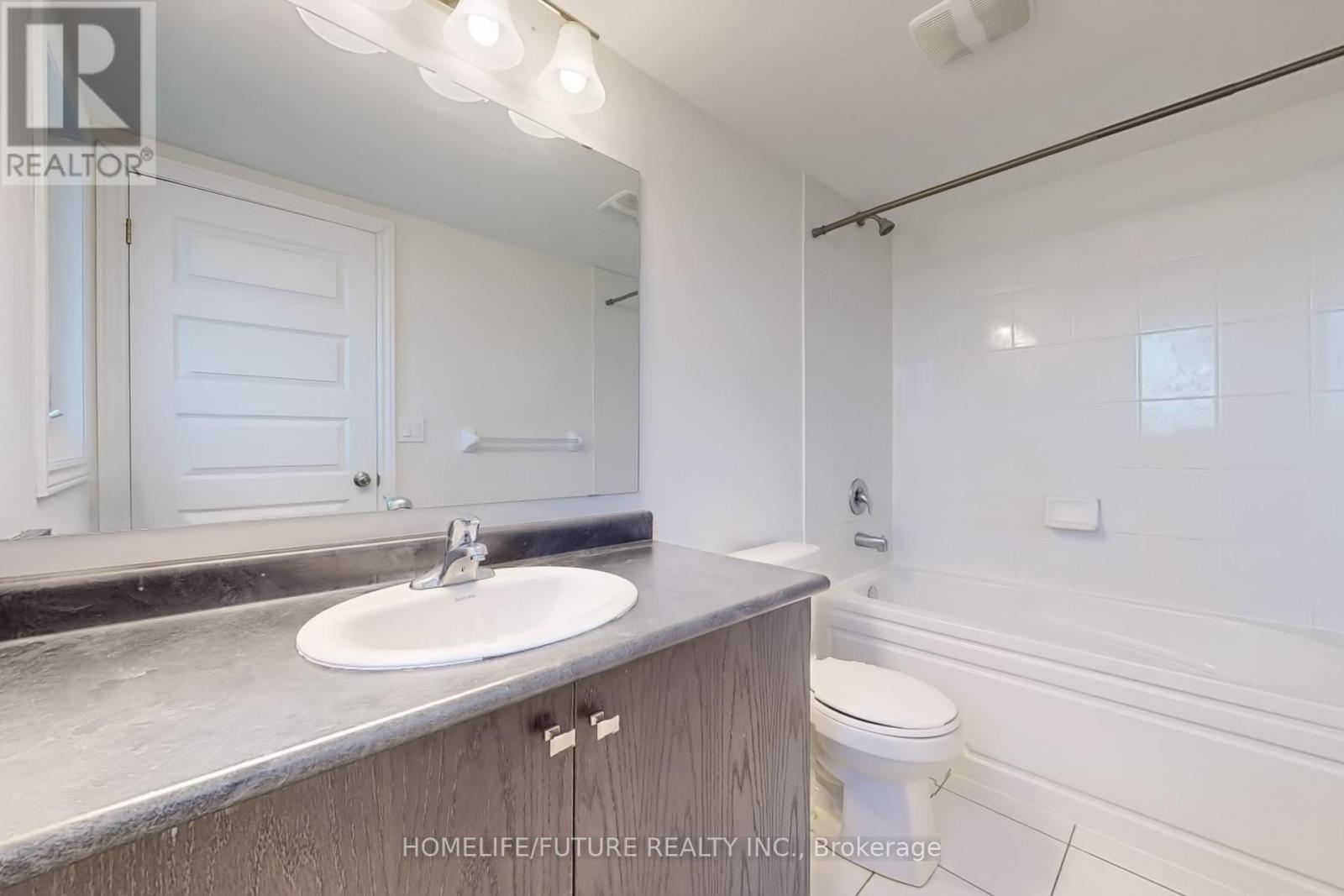 954 Kicking Horse Path, Oshawa, Ontario  L1J 0B4 - Photo 8 - E12140413