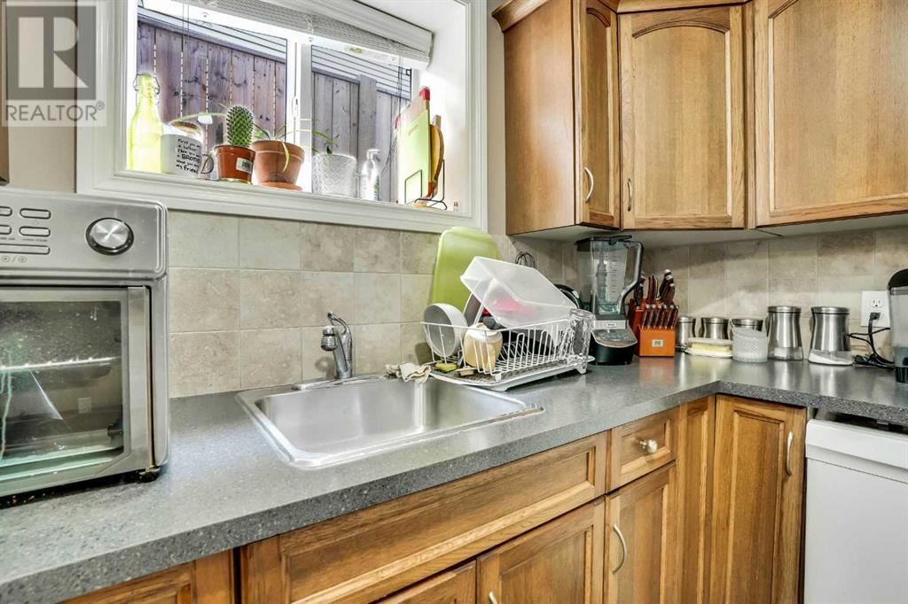 370 Teasdale Drive, Red Deer, Alberta  t4P 0P8 - Photo 3 - A2218831