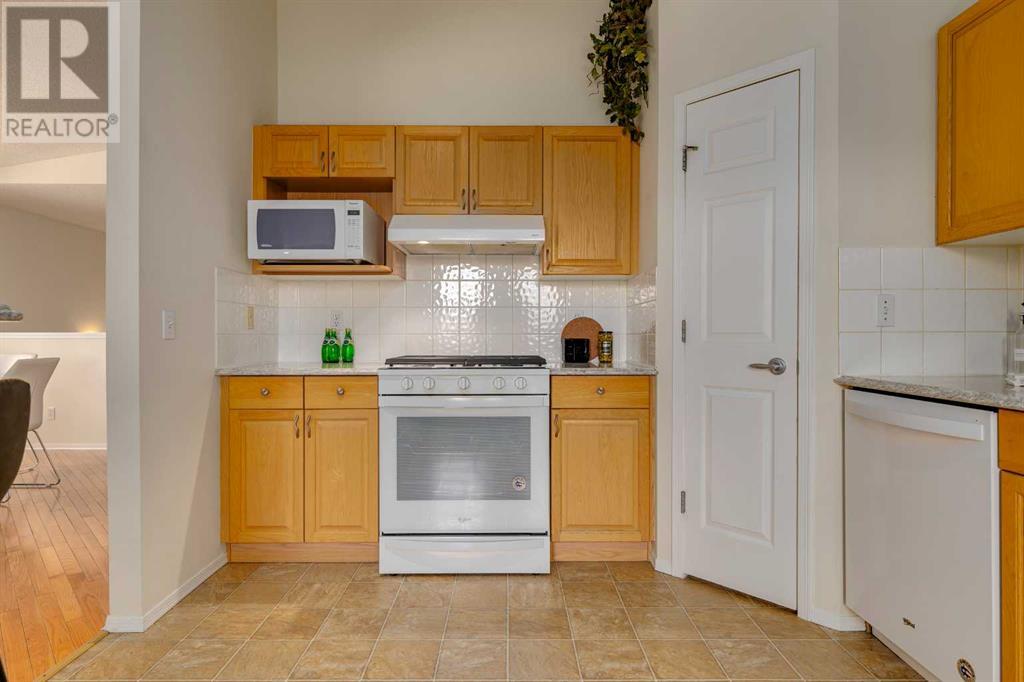 Property at 74 Valley Ridge Heights NW image 4