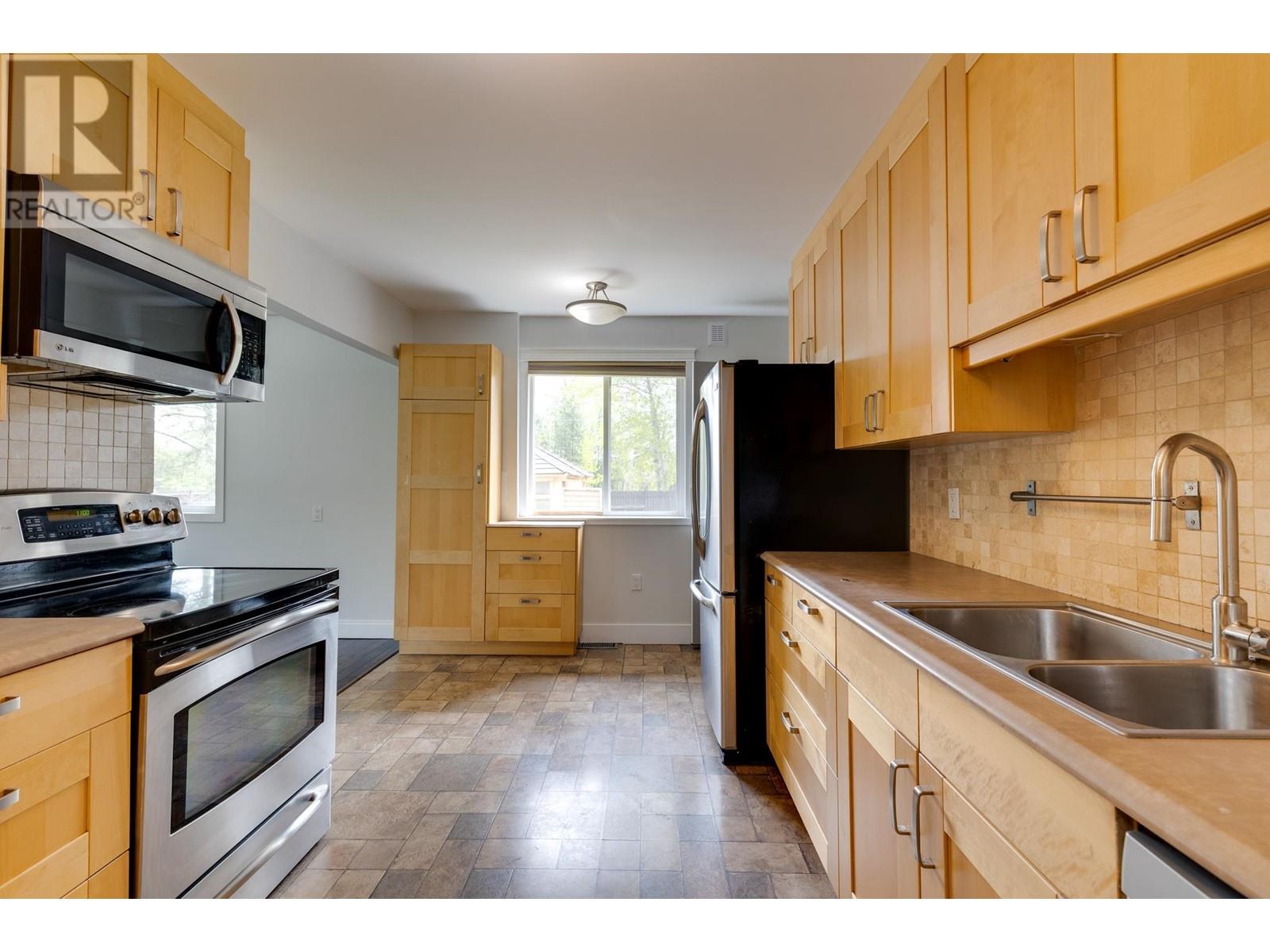 5956 Trent Drive, Prince George, British Columbia  V2N 2G3 - Photo 8 - R3001782