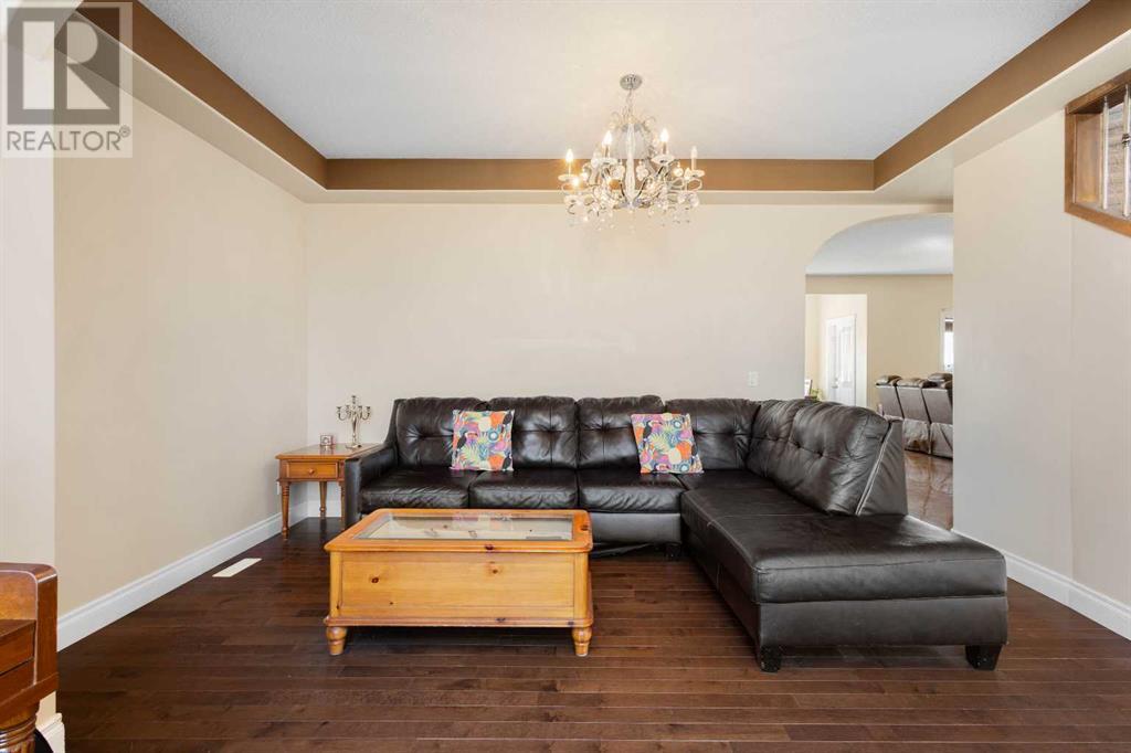 431 Railway Place Se, Langdon, Alberta  T0J 1X1 - Photo 6 - A2215182