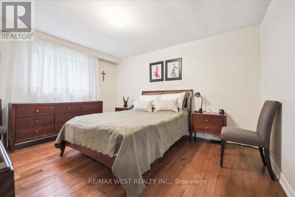 117 Willis Road, Vaughan, Ontario  L4L 2S4 - Photo 11 - N12042965