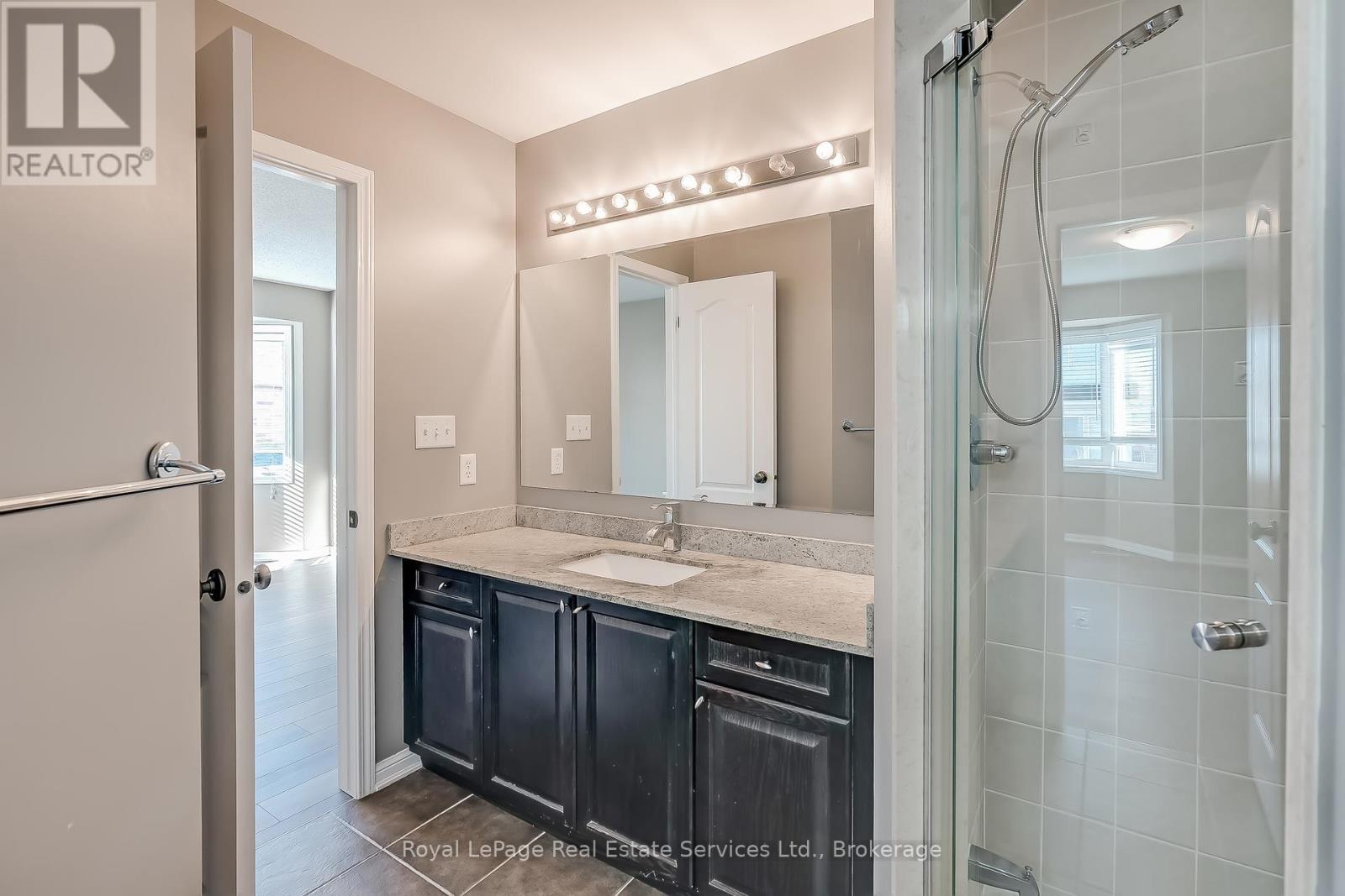 3188 Bunkerhill Place, Burlington, Ontario  L7M 0C4 - Photo 16 - W12144093