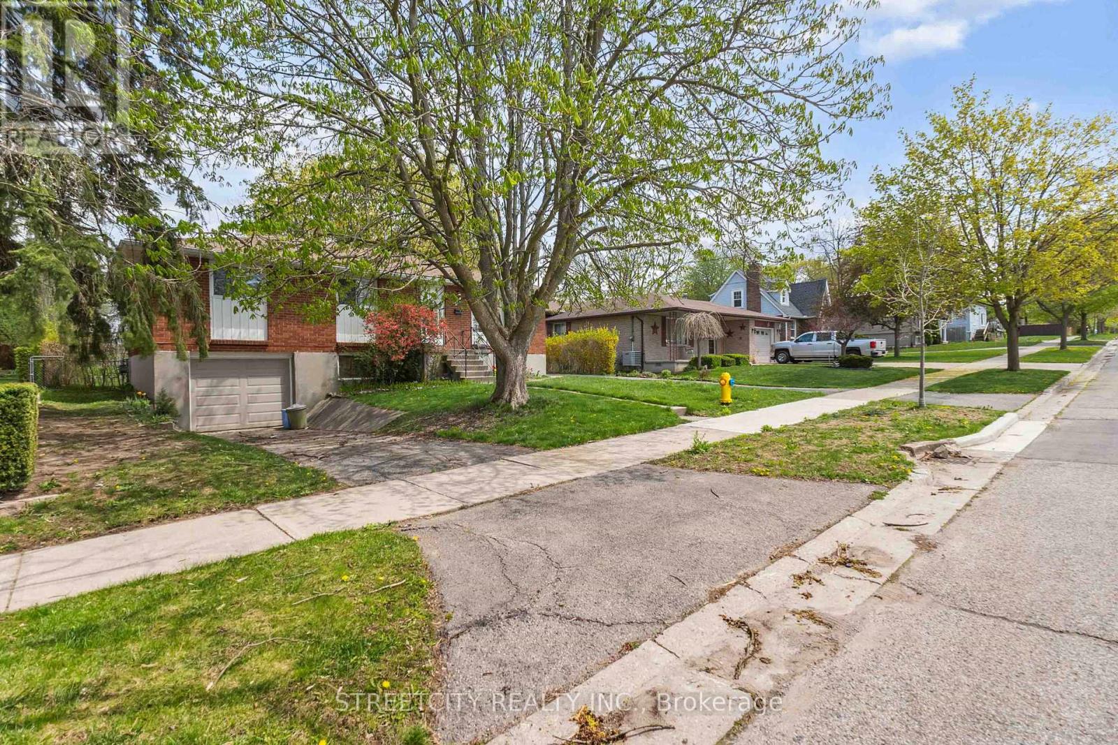 120 Lyman Street, London East (East C), Ontario  N5Y 1M8 - Photo 6 - X12144095