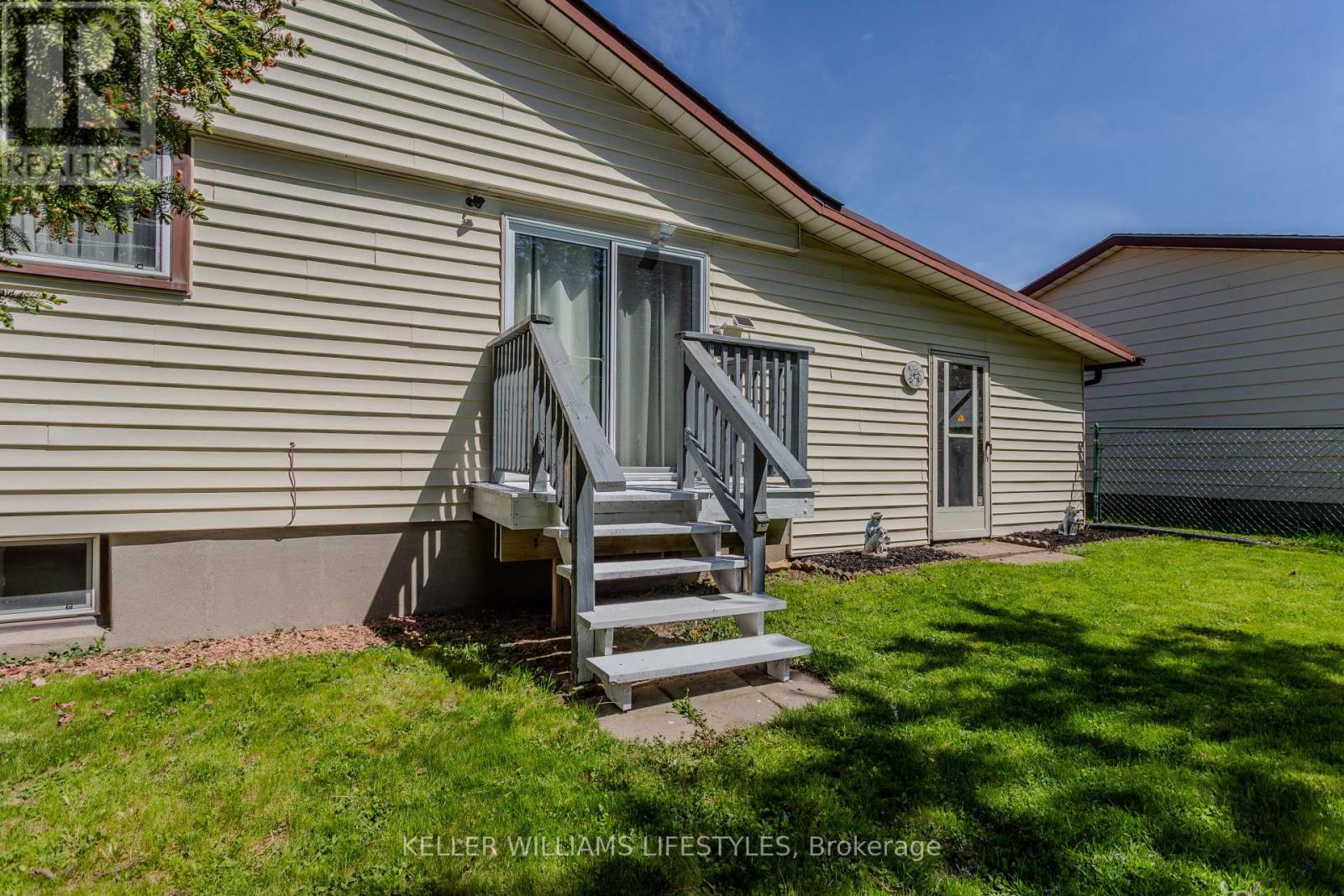 41 Manor Road, St. Thomas, Ontario  N5R 4Z4 - Photo 28 - X12144119