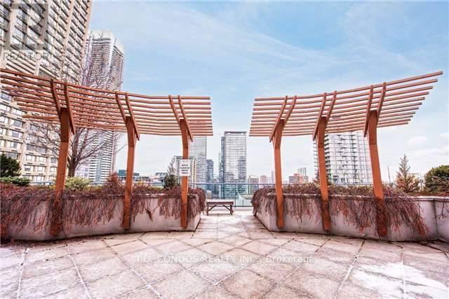 2001 - 1121 Bay Street, Toronto, Ontario  M5S 3L9 - Photo 16 - C12143939