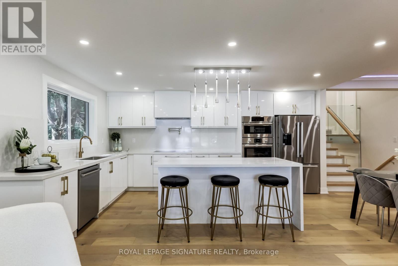 30 Snowcrest Avenue, Toronto, Ontario  M2K 2K7 - Photo 8 - C12143945