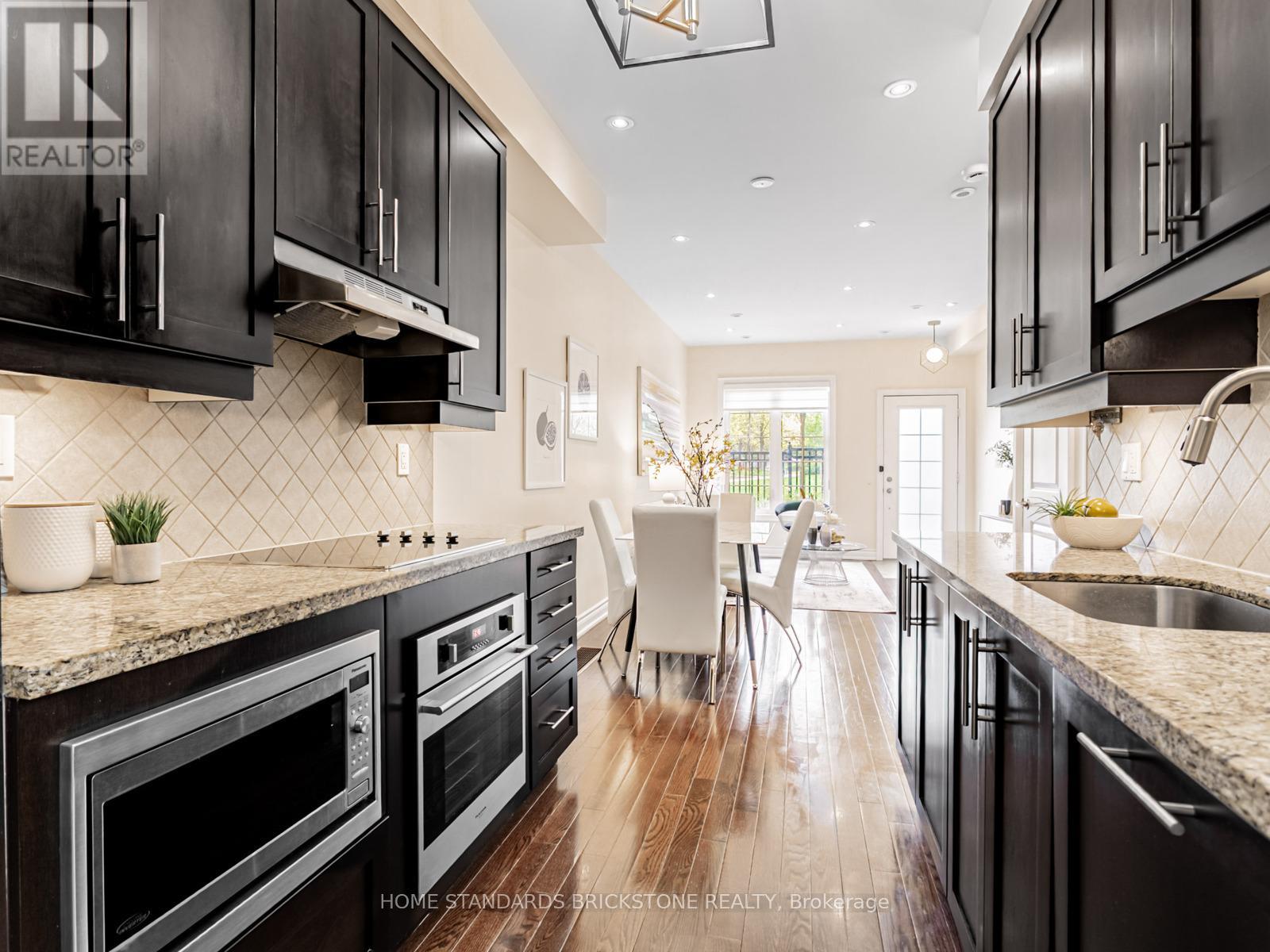 7 - 10 Hargrave Lane, Toronto, Ontario  M4N 0A4 - Photo 10 - C12143989