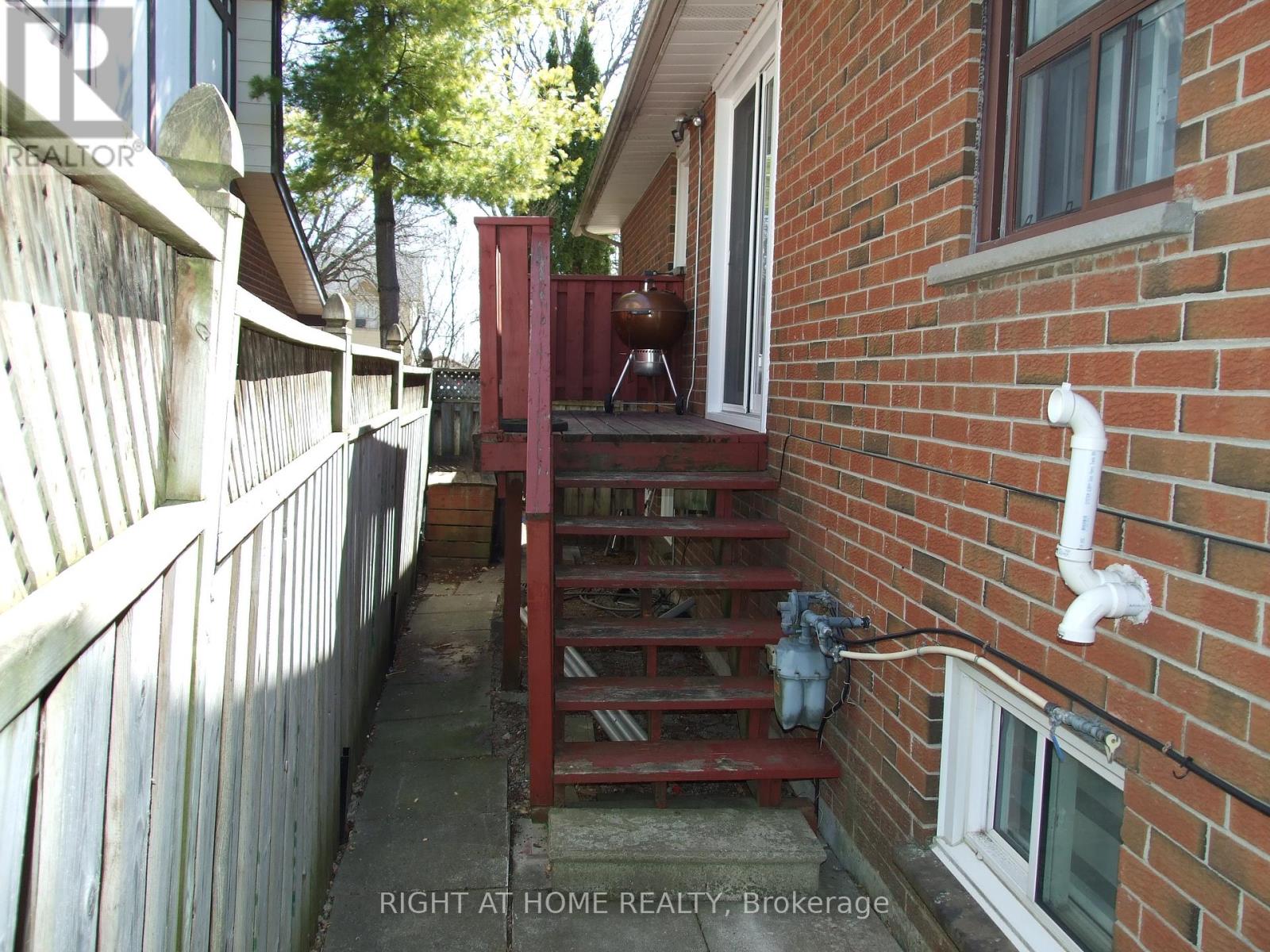 53 Renfield Crescent, Whitby, Ontario  L1P 1B2 - Photo 21 - E12143452