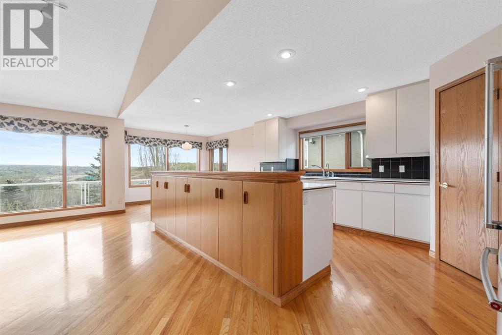 Property at 156 Scenic Ridge Crescent NW image 5