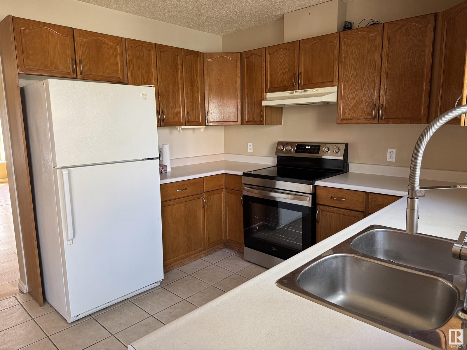 Property at #8 11718 97 ST NW image 5