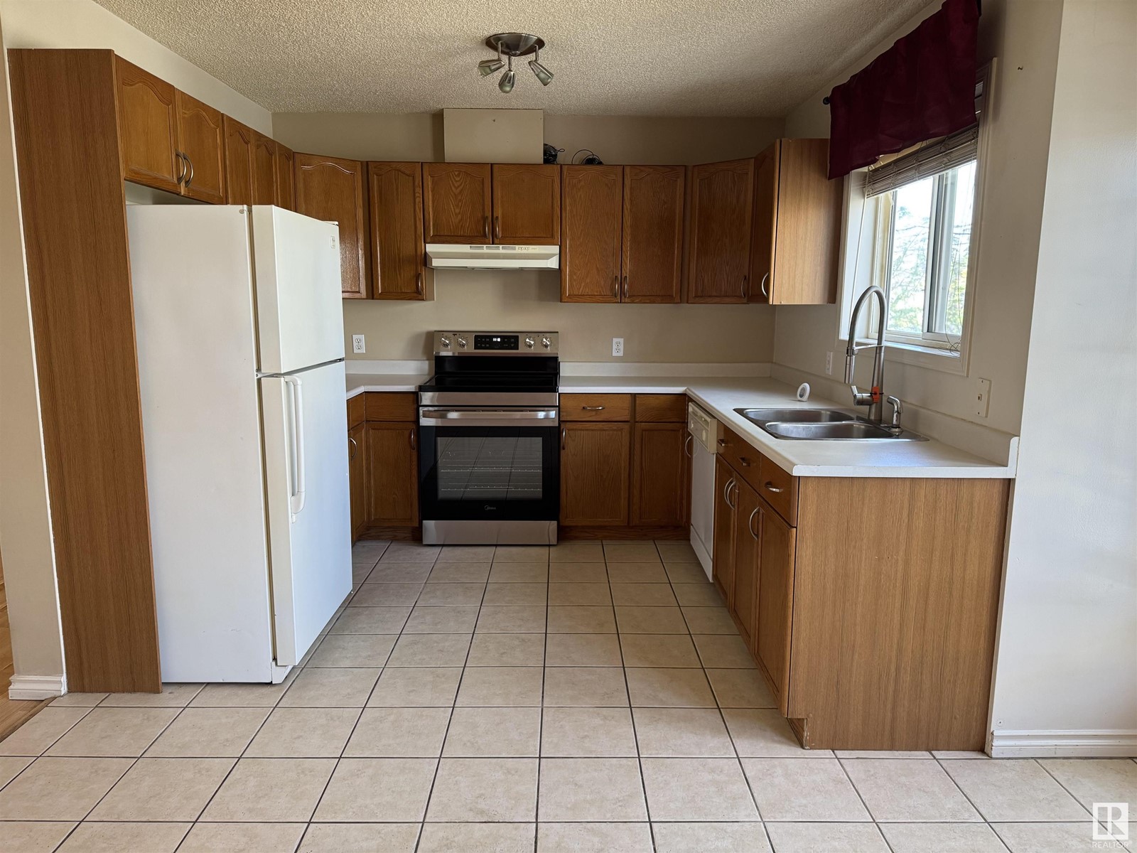 Property at #8 11718 97 ST NW image 4