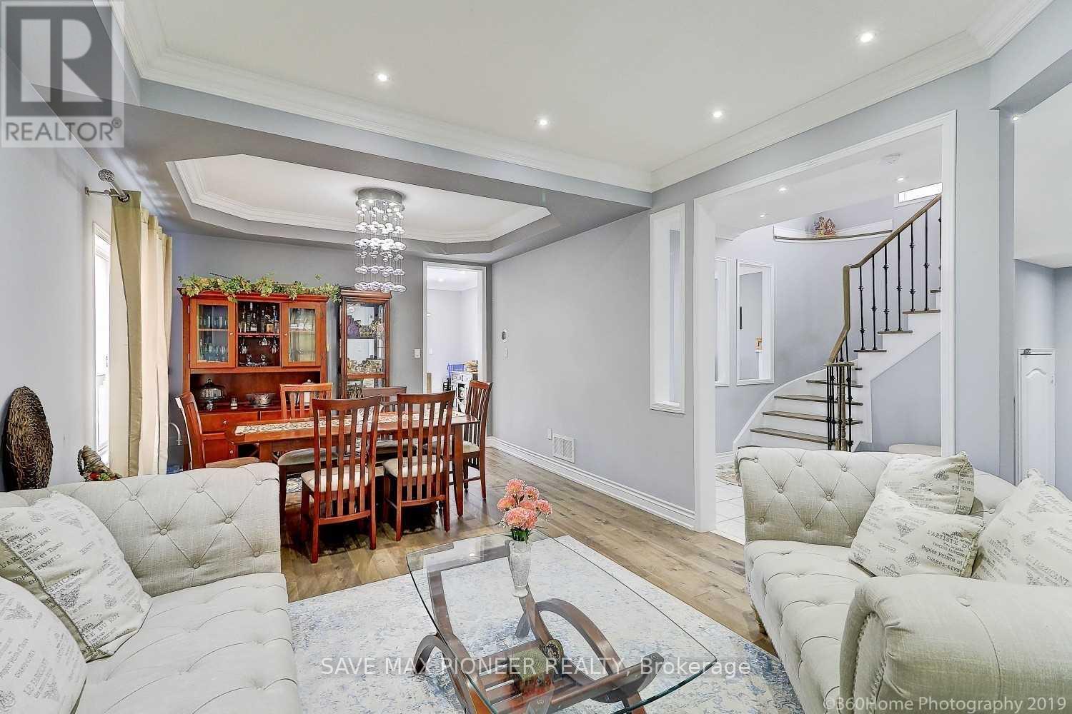 84 Antique Drive, Richmond Hill, Ontario  L4E 4G3 - Photo 4 - N12143960