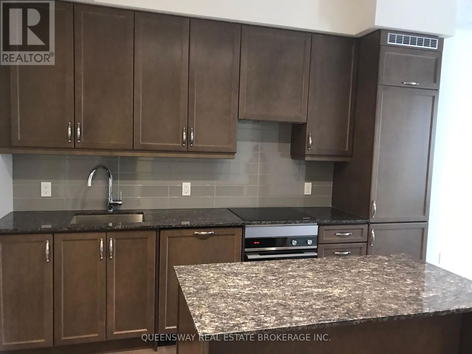 406 - 9085 Jane Street S, Vaughan, Ontario  L4K 0L8 - Photo 3 - N12143975
