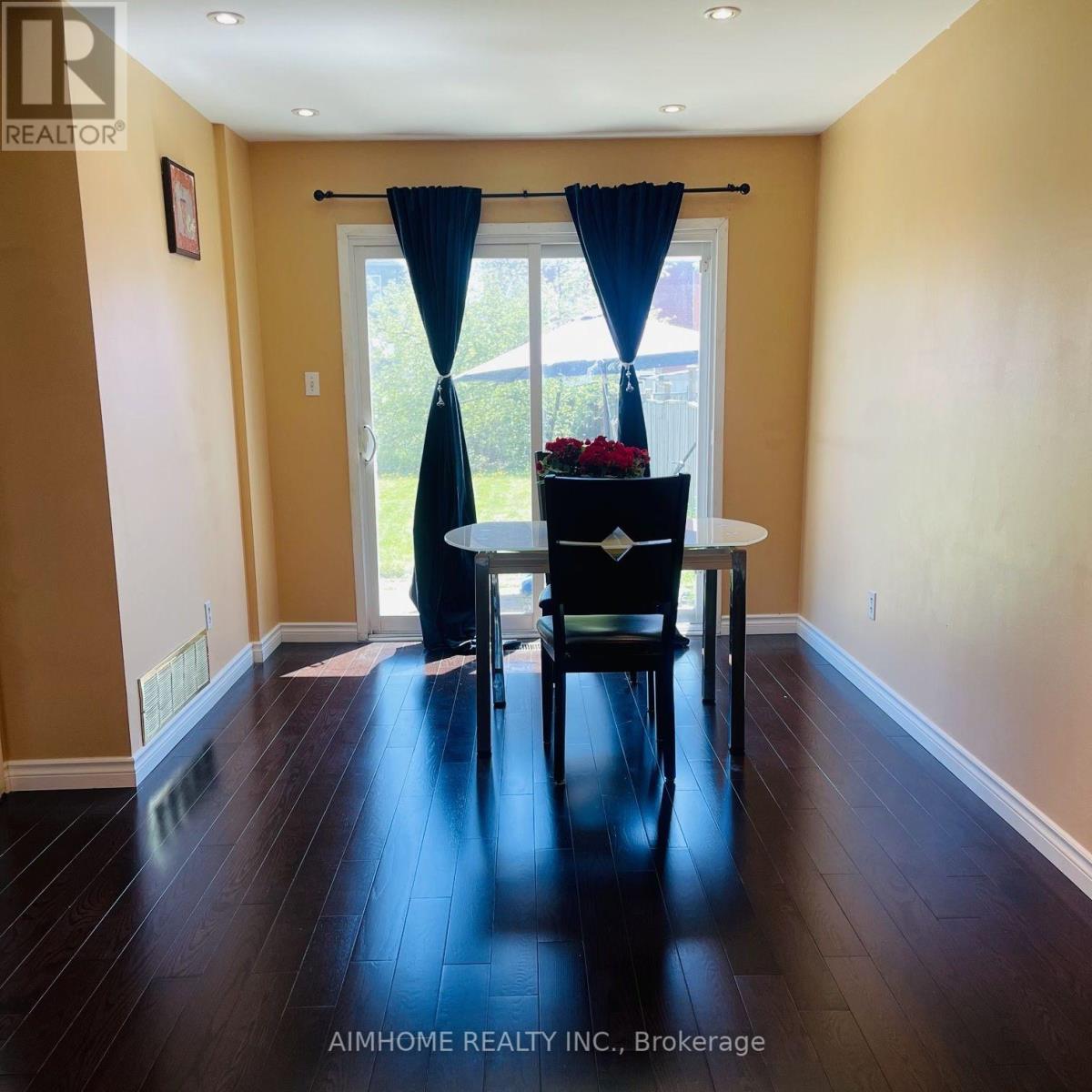 41 Pettigrew Court, Markham, Ontario  L3S 1K4 - Photo 3 - N12144007