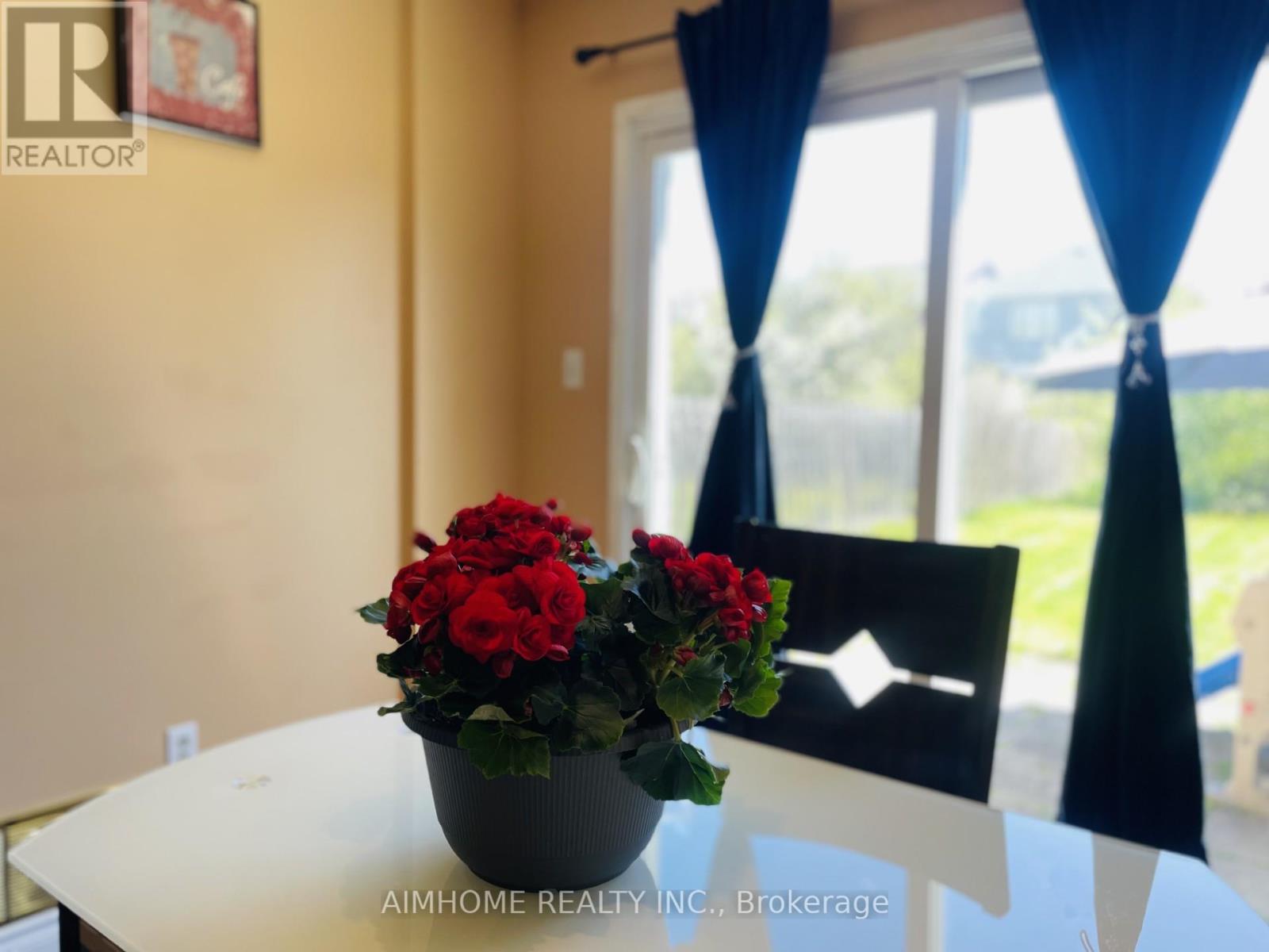 41 Pettigrew Court, Markham, Ontario  L3S 1K4 - Photo 4 - N12144007