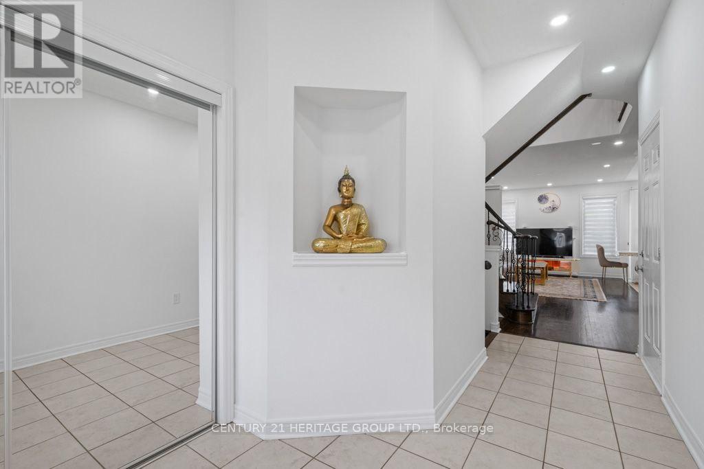 158 Kingshill Road, Richmond Hill (Oak Ridges), Ontario  L4E 4V5 - Photo 4 - N12144009