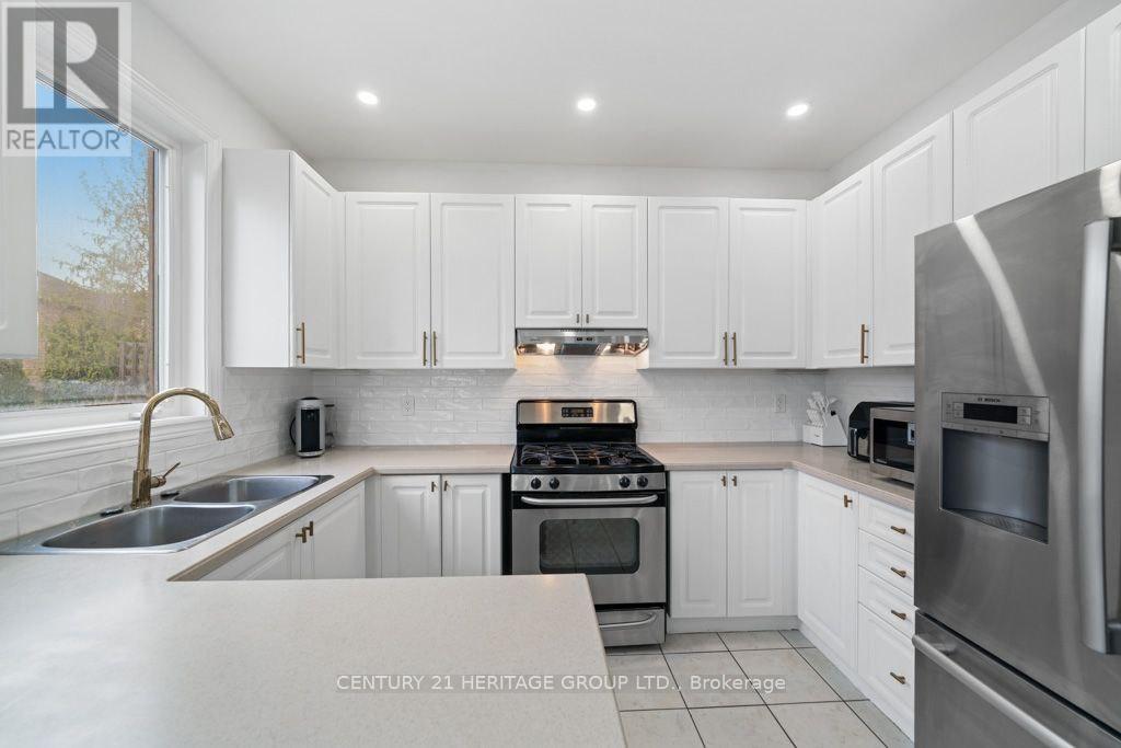 158 Kingshill Road, Richmond Hill (Oak Ridges), Ontario  L4E 4V5 - Photo 9 - N12144009