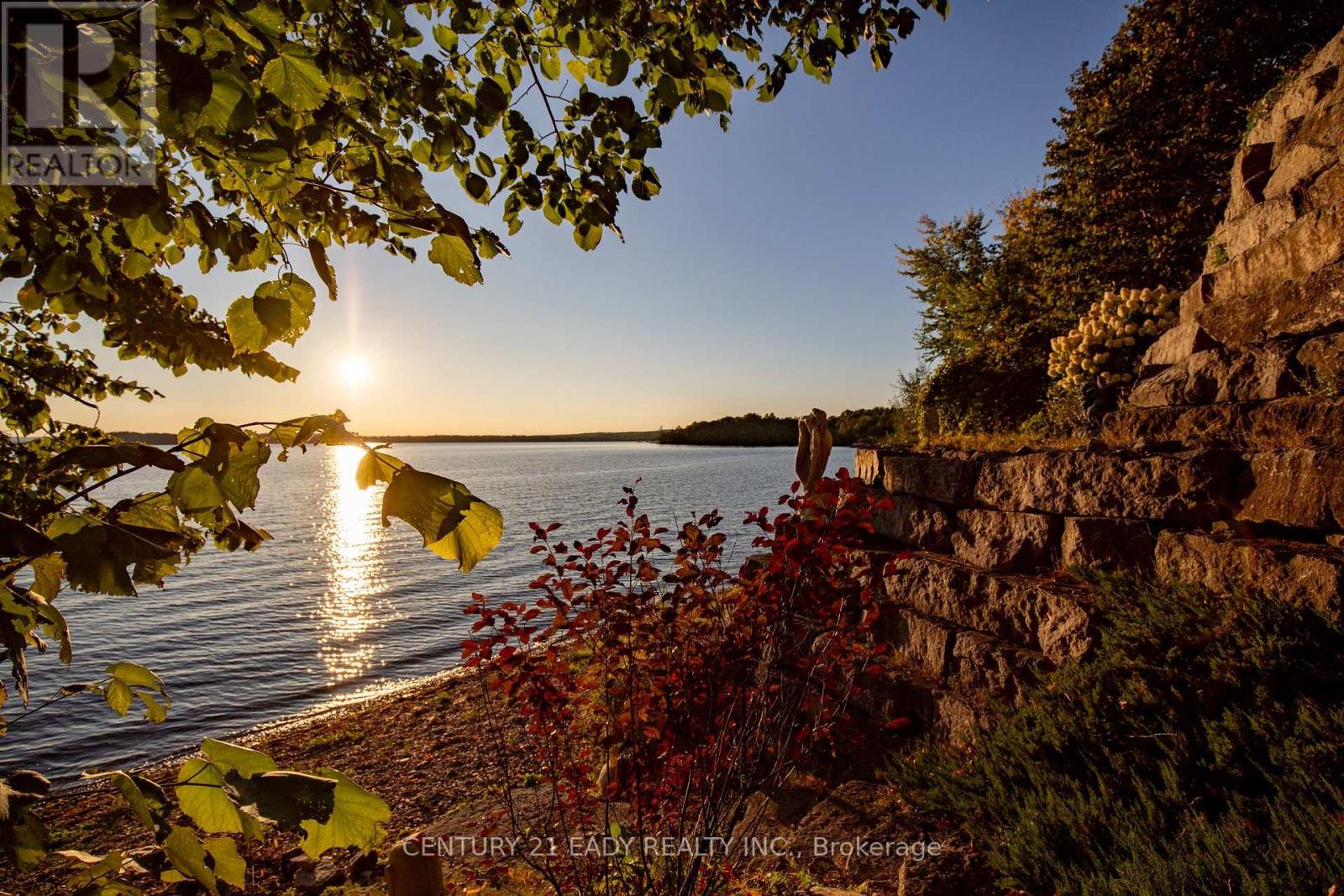 563 Island View Drive, North Algona Wilberforce, Ontario  K0J 1X0 - Photo 37 - X12144145