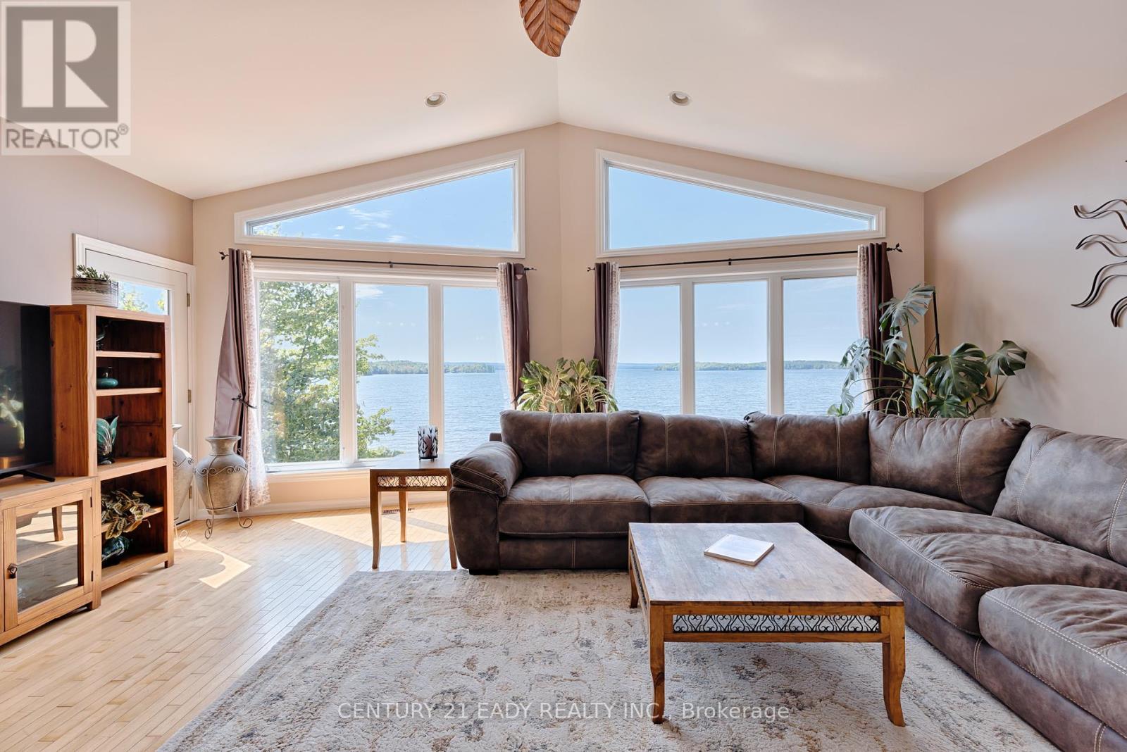 563 Island View Drive, North Algona Wilberforce, Ontario  K0J 1X0 - Photo 8 - X12144145