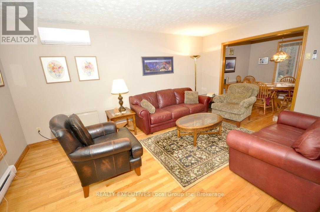 Property at 45 CARRIAGE CRESCENT image 2