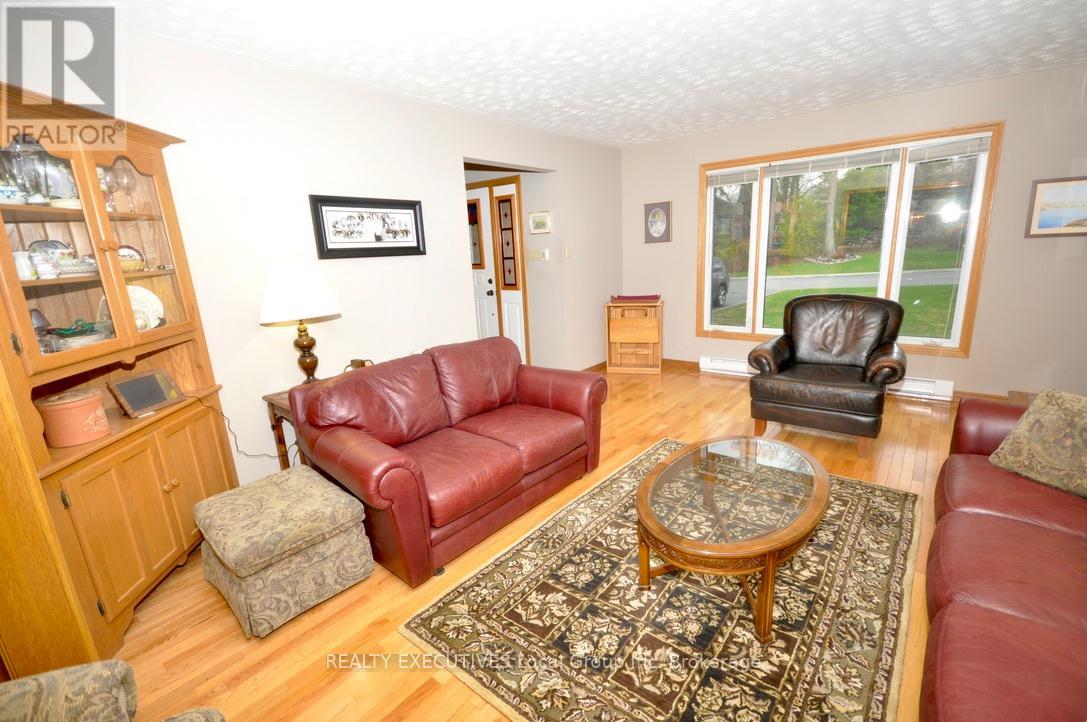 Property at 45 CARRIAGE CRESCENT image 5