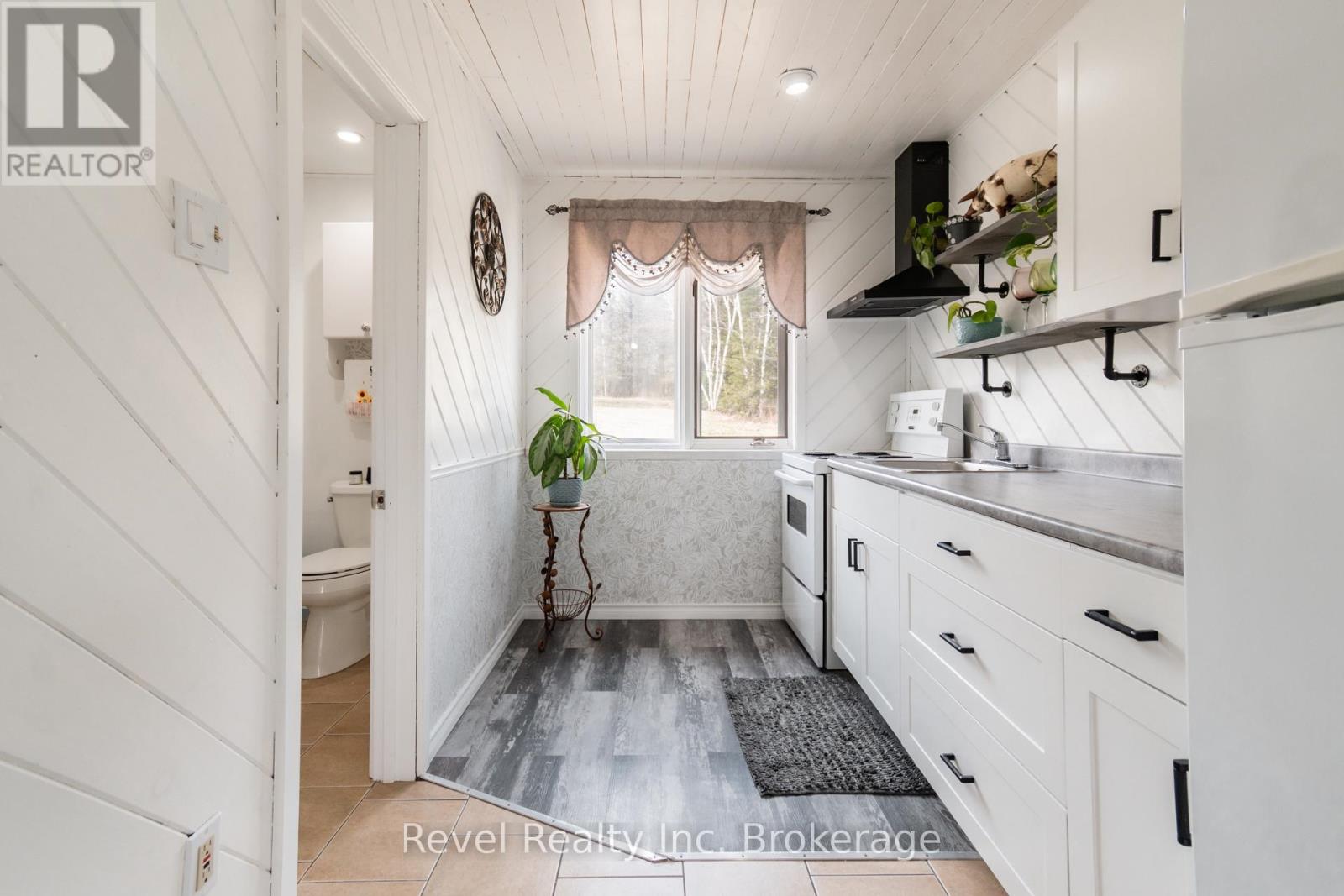 799 Maple Hill Road, Powassan, Ontario  P0H 1Z0 - Photo 8 - X12144208