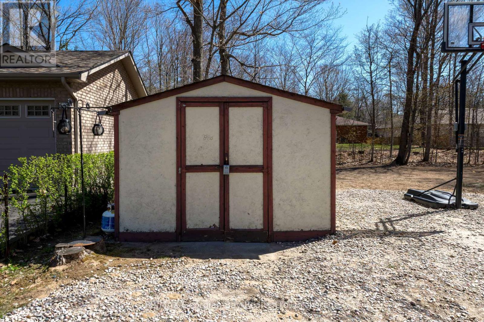 1169 Tiny Beaches Road N, Tiny, Ontario  L9M 1R3 - Photo 24 - S12144070