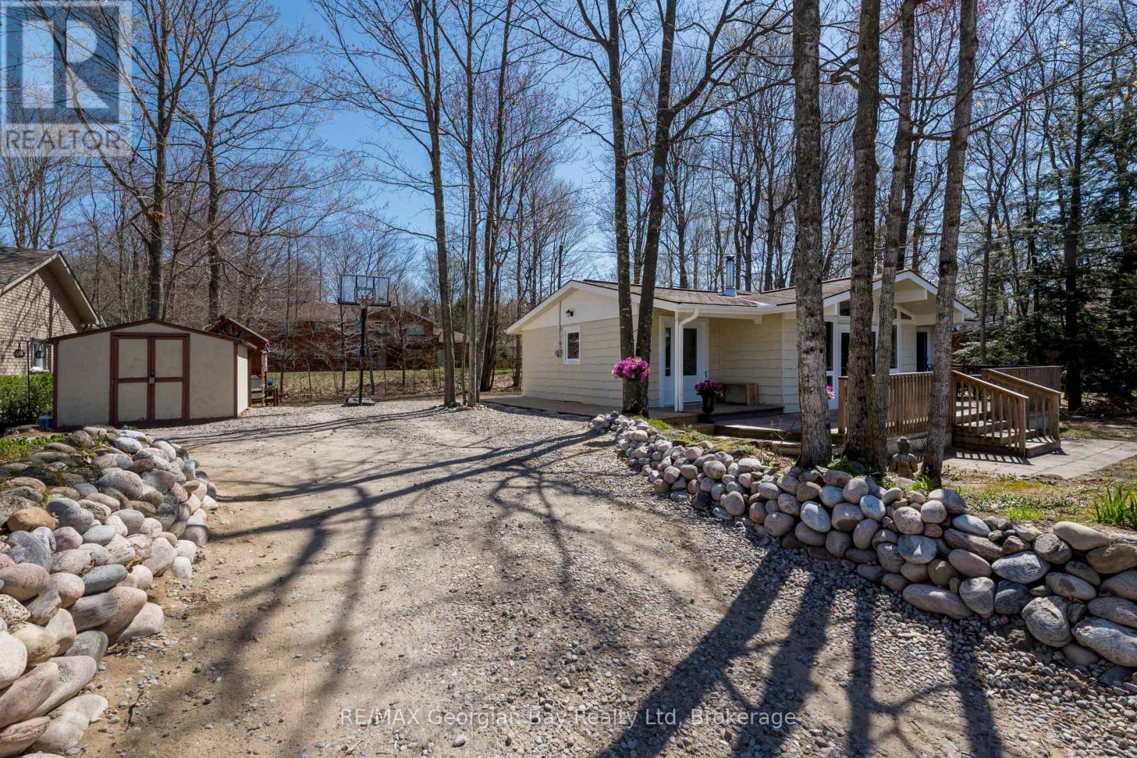 1169 Tiny Beaches Road N, Tiny, Ontario  L9M 1R3 - Photo 38 - S12144070