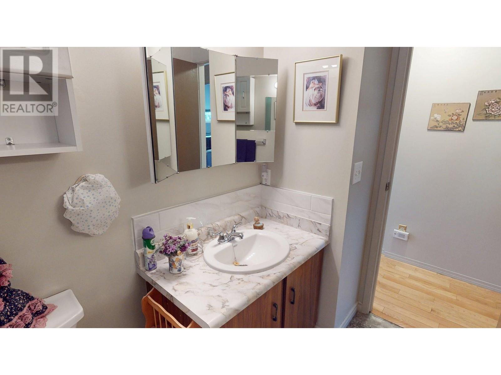 3 & 5 Cherokee Drive, Elkford, British Columbia  V0B 1H0 - Photo 20 - 10347659