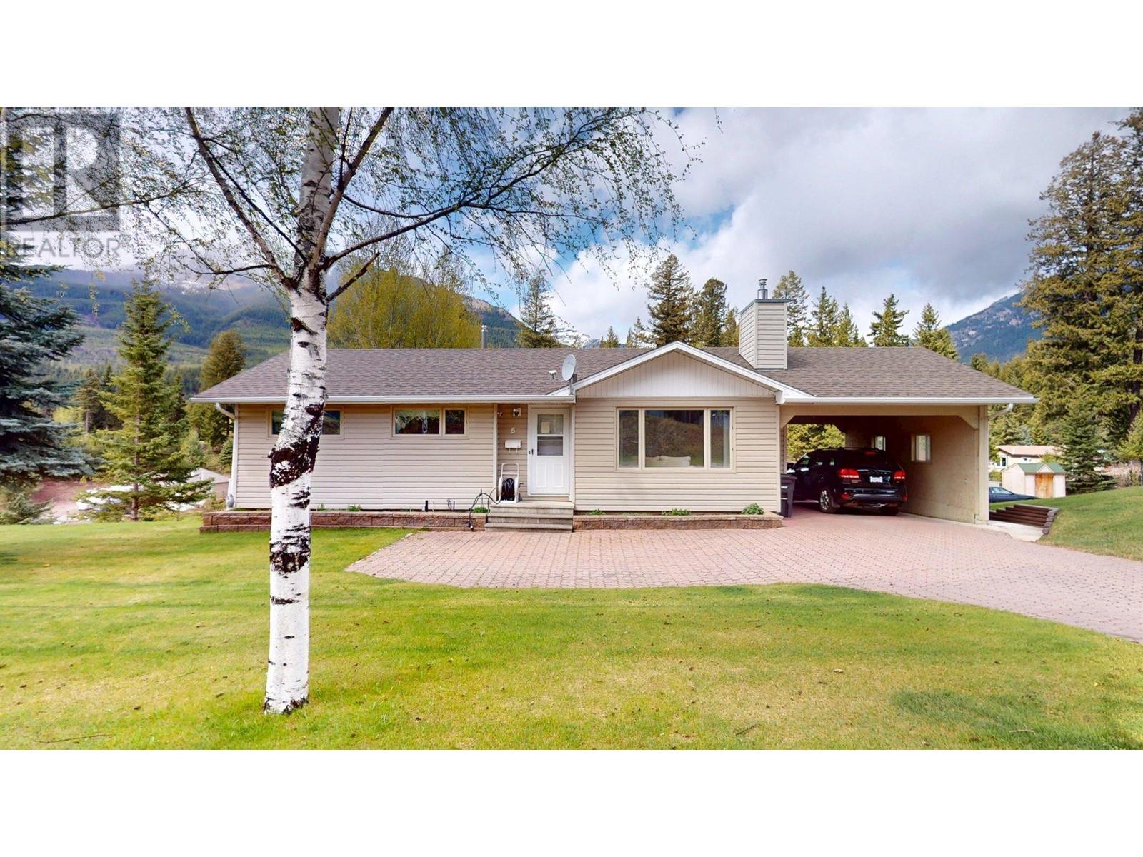 3 & 5 Cherokee Drive, Elkford, British Columbia  V0B 1H0 - Photo 64 - 10347659
