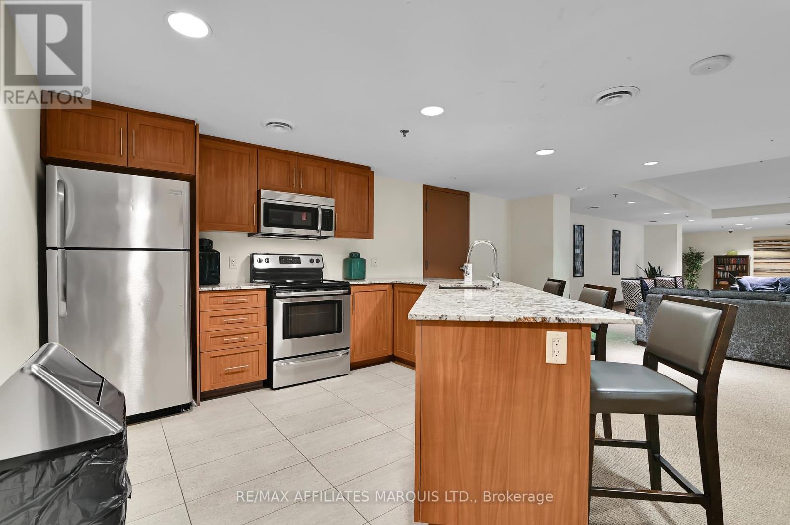 301 - 242 Rideau Street, Ottawa, Ontario  K1N 0B7 - Photo 25 - X12144054