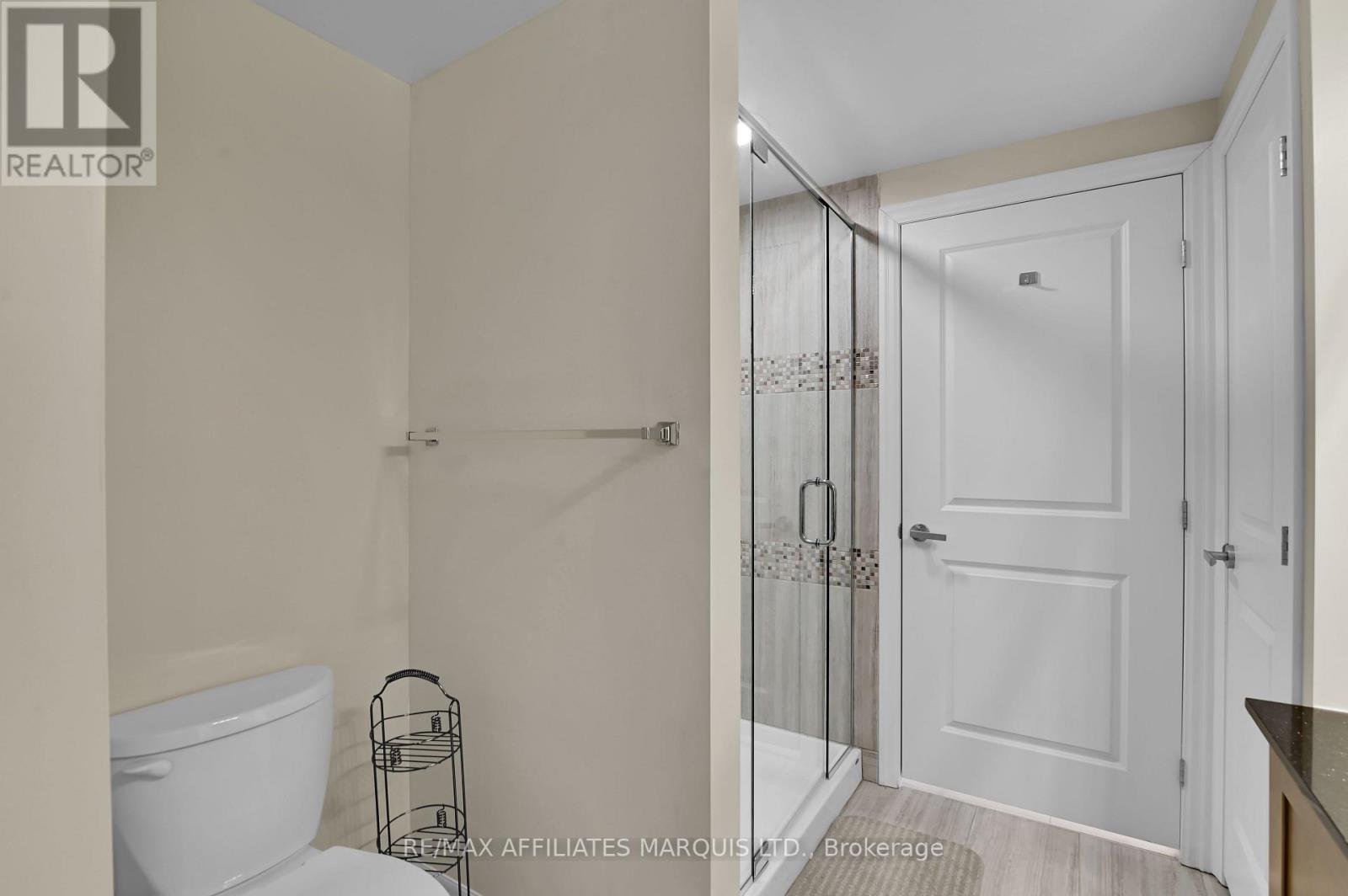 301 - 242 Rideau Street, Ottawa, Ontario  K1N 0B7 - Photo 8 - X12144054