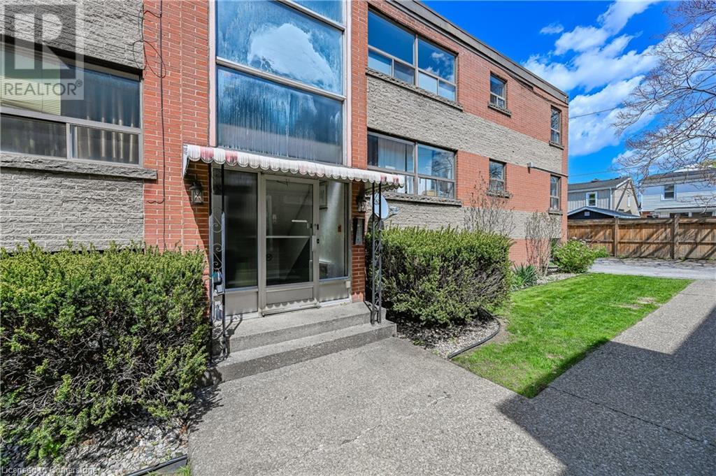 Property at 165 & 169 PARK Row S image 4