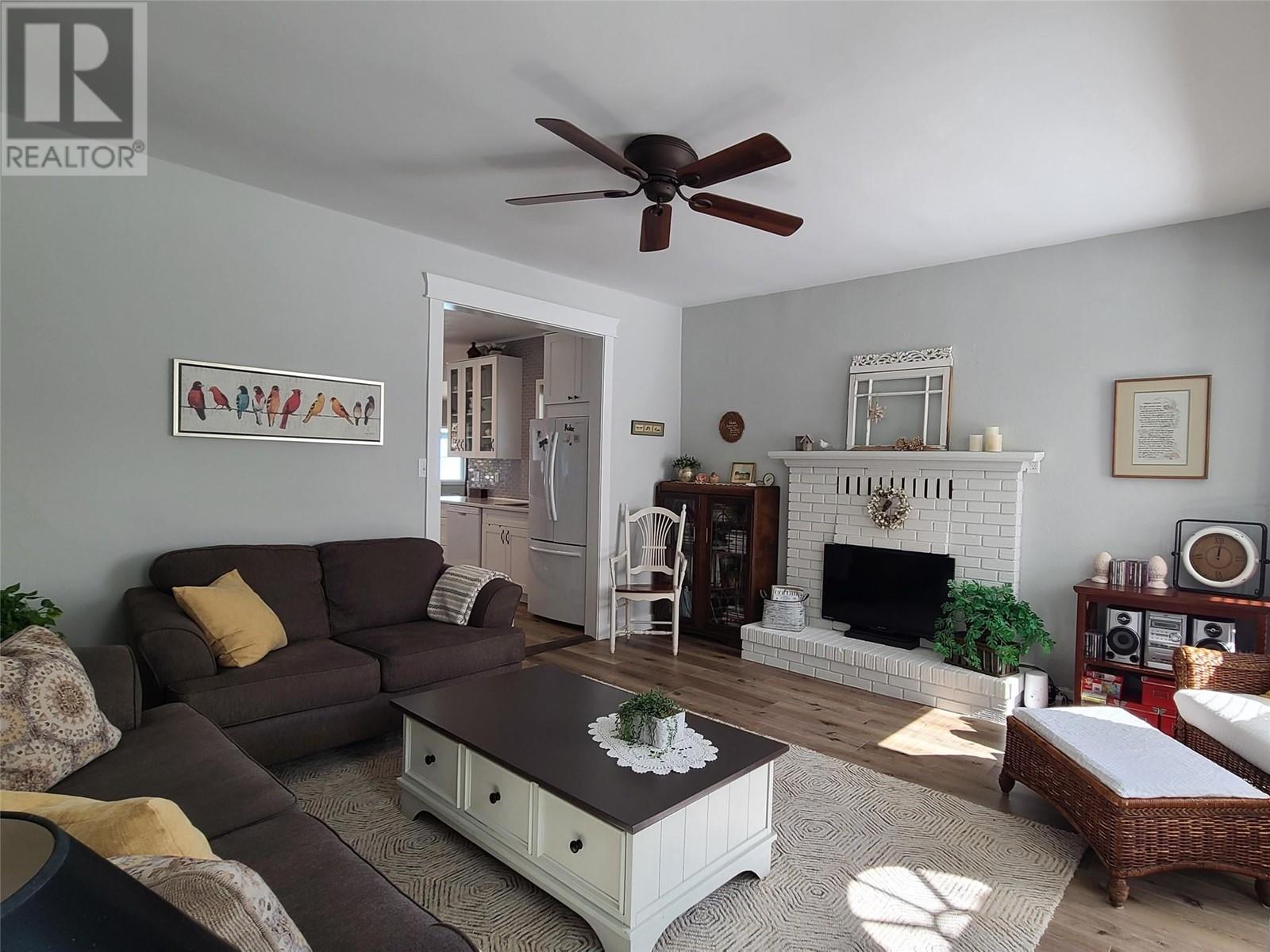 5706 Butler Street, Summerland, British Columbia  V0H 1Z1 - Photo 2 - 10337347