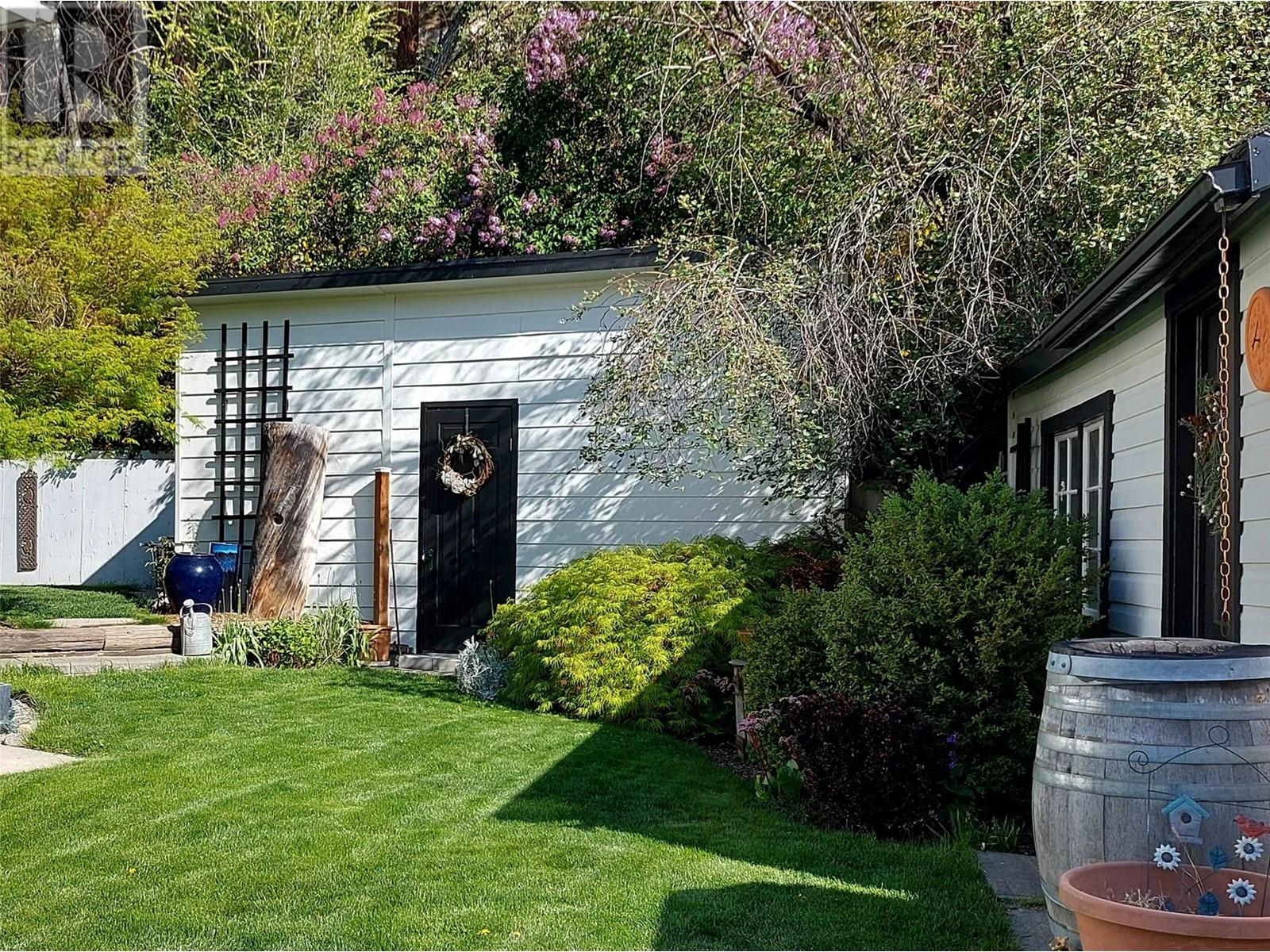 Property at 5706 Butler Street image 3