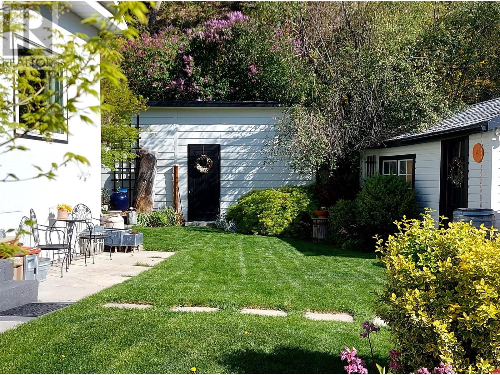 Property at 5706 Butler Street image 4