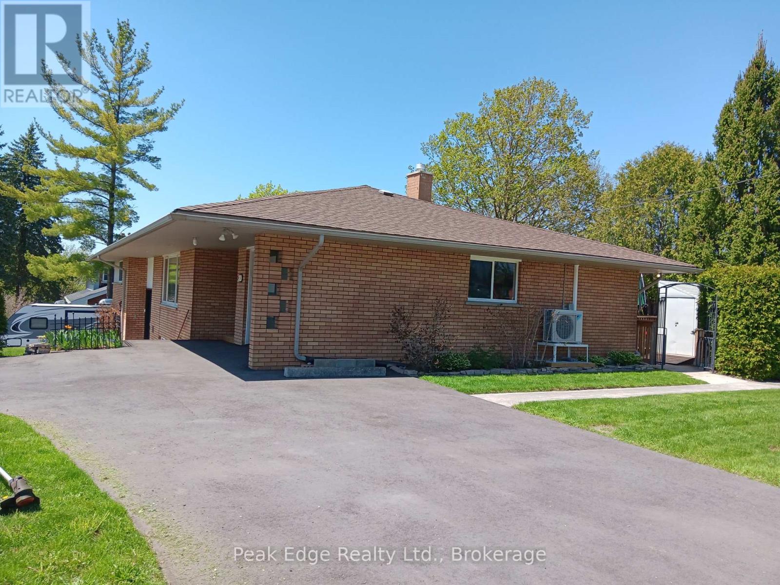 30 7 Th Street, Hanover, Ontario  N4N 1G2 - Photo 2 - X12144082