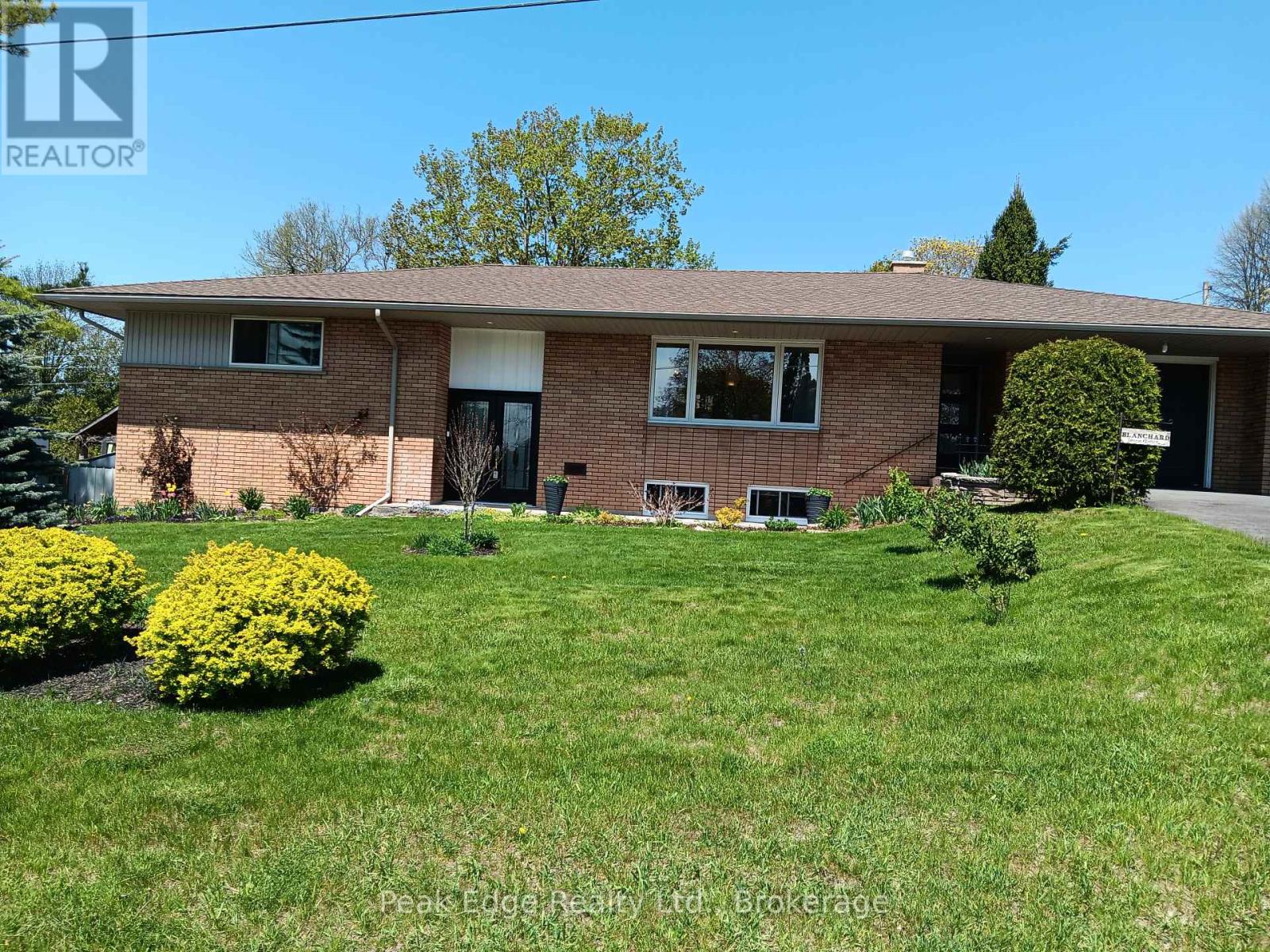 30 7 Th Street, Hanover, Ontario  N4N 1G2 - Photo 7 - X12144082