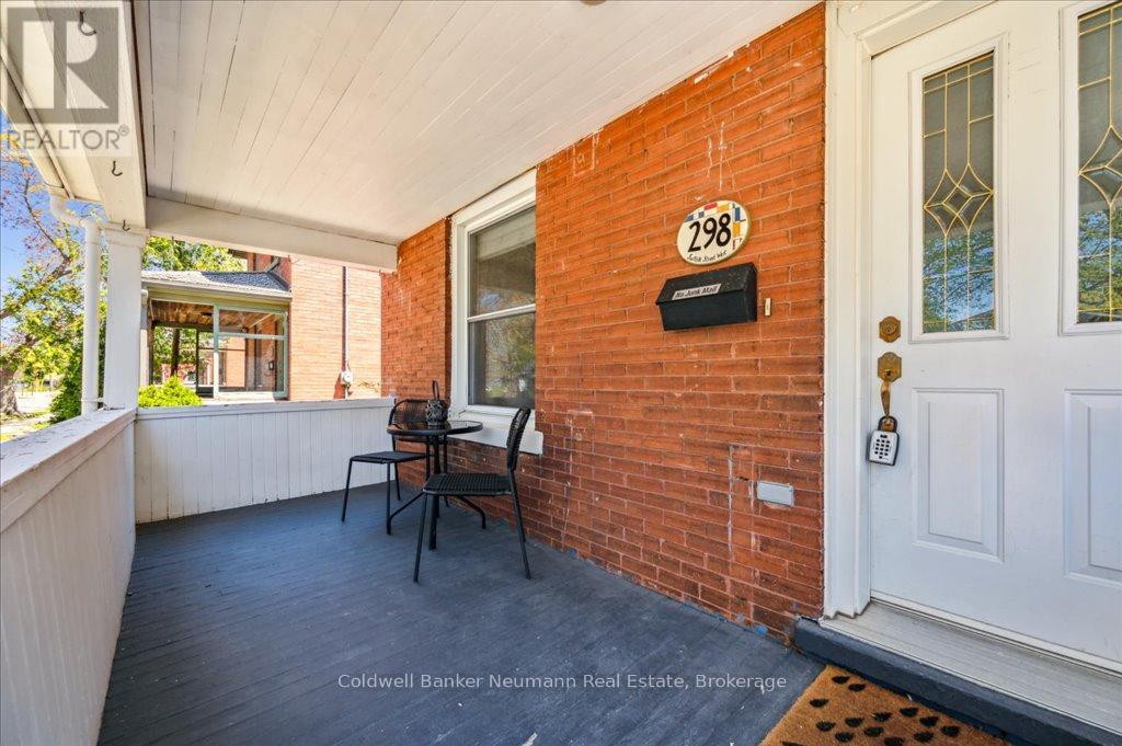 298 Suffolk Street W, Guelph, Ontario  N1H 2K3 - Photo 4 - X12144105