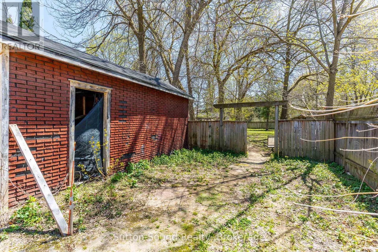353 6th Street E, Owen Sound, Ontario  N4K 1G1 - Photo 19 - X12144171